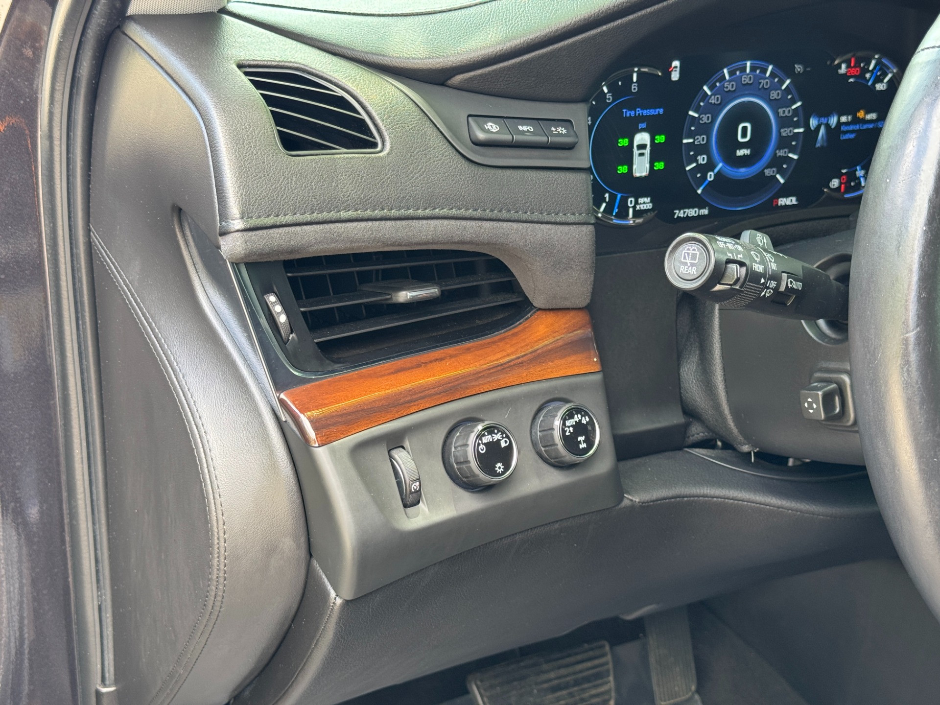 Used 2018 Cadillac ESCALADE ESV LUXURY 4WD 6.2L / NAV / BOSE / SUNROOF / 3-ROW / REARVIEW for sale Sold at Formula Imports in Charlotte NC 28227 27