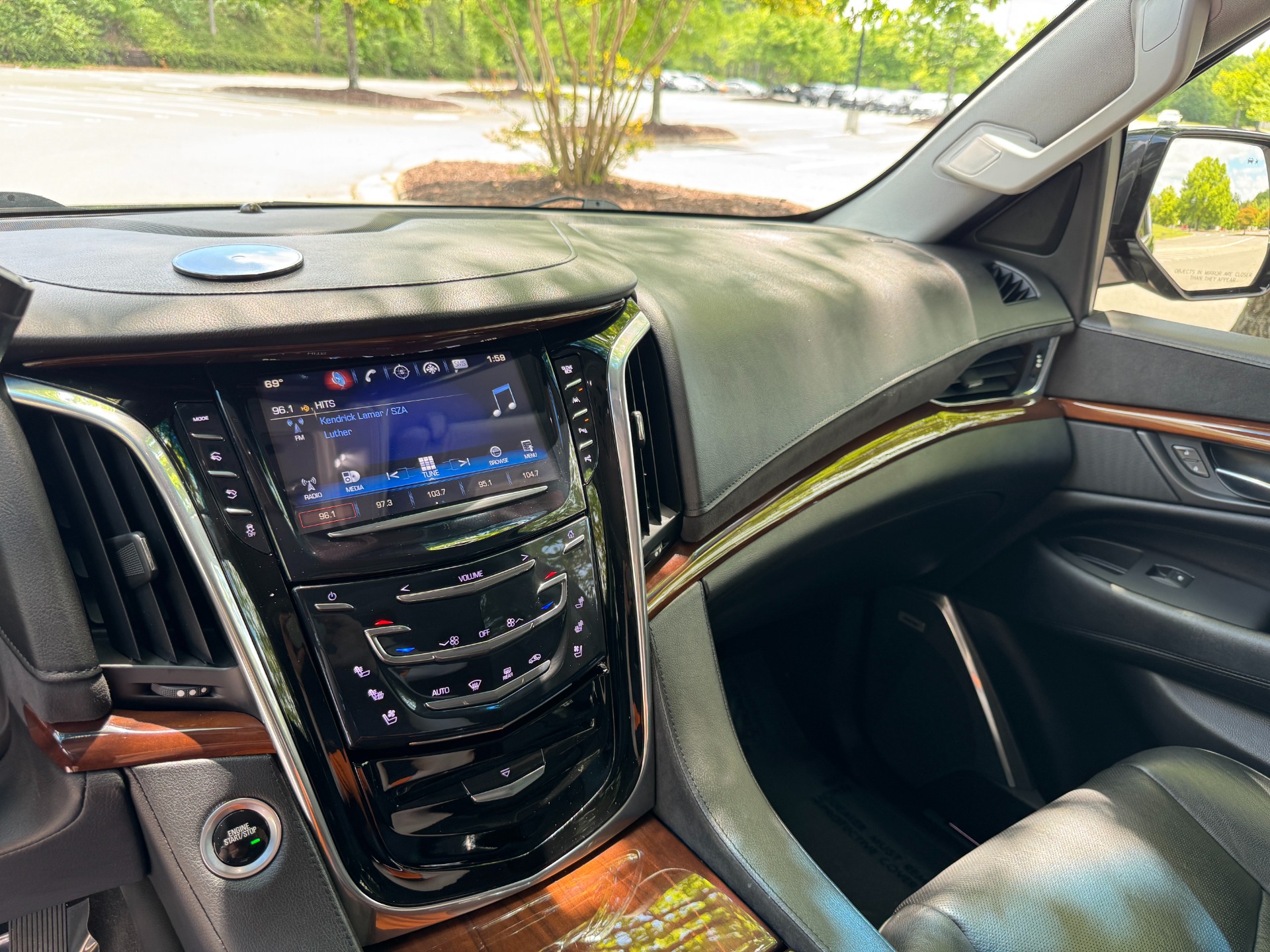 Used 2018 Cadillac Escalade ESV LUXURY REAR ENTERTAINMENT, DVD , BUCKETS for sale Sold at Formula Imports in Charlotte NC 28227 32
