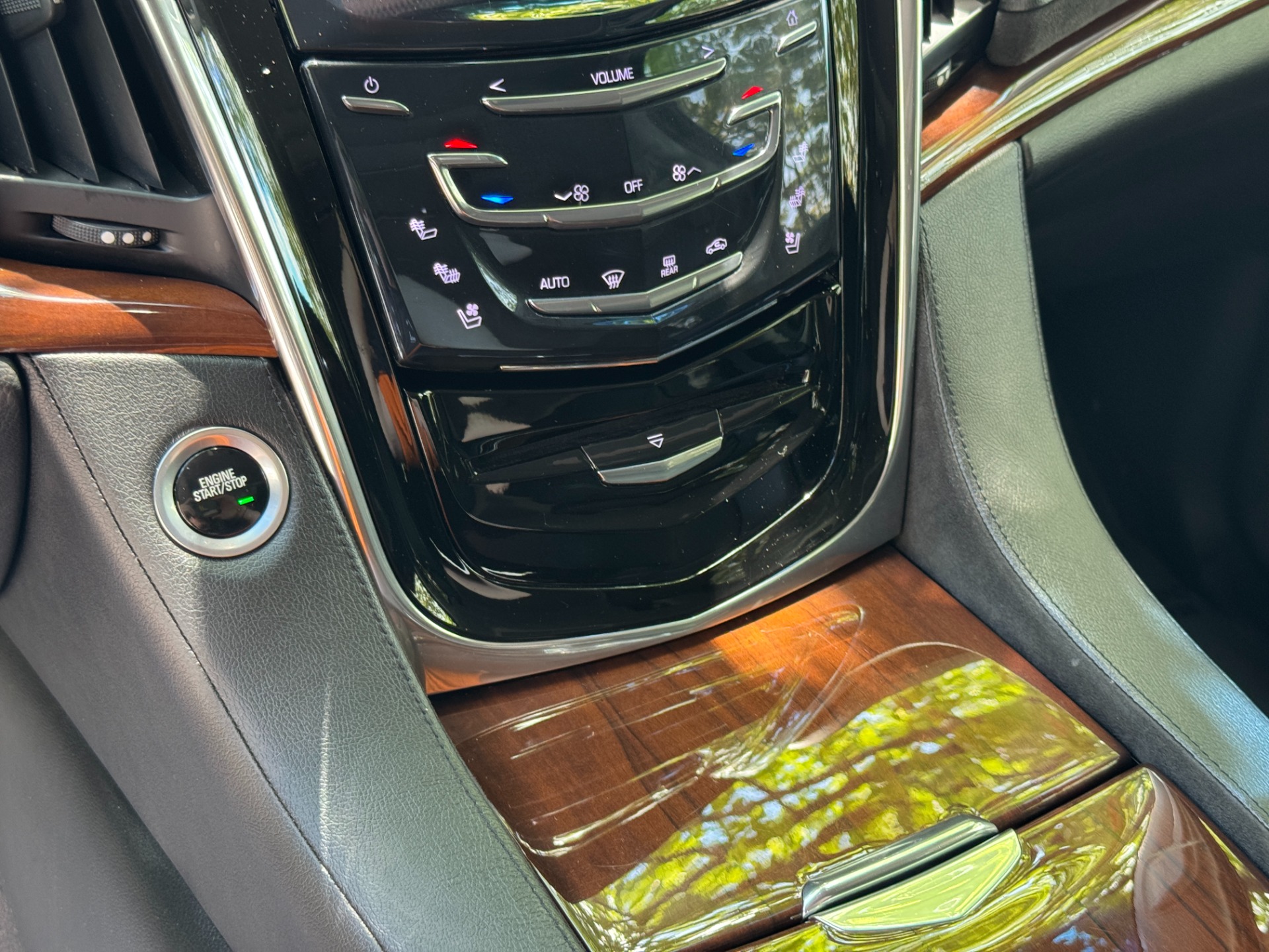 Used 2018 Cadillac ESCALADE ESV LUXURY 4WD 6.2L / NAV / BOSE / SUNROOF / 3-ROW / REARVIEW for sale Sold at Formula Imports in Charlotte NC 28227 35