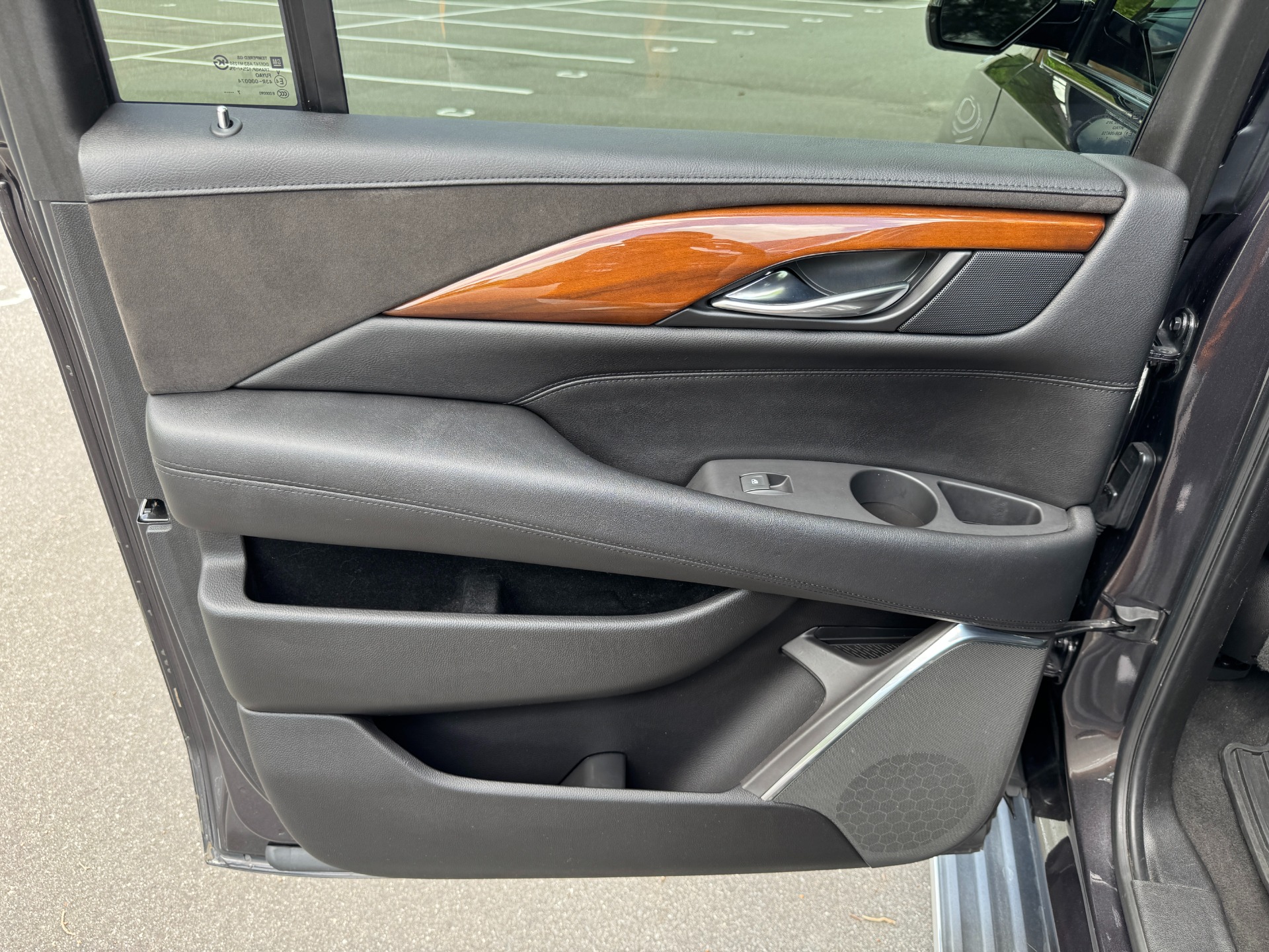Used 2018 Cadillac ESCALADE ESV LUXURY 4WD 6.2L / NAV / BOSE / SUNROOF / 3-ROW / REARVIEW for sale Sold at Formula Imports in Charlotte NC 28227 41