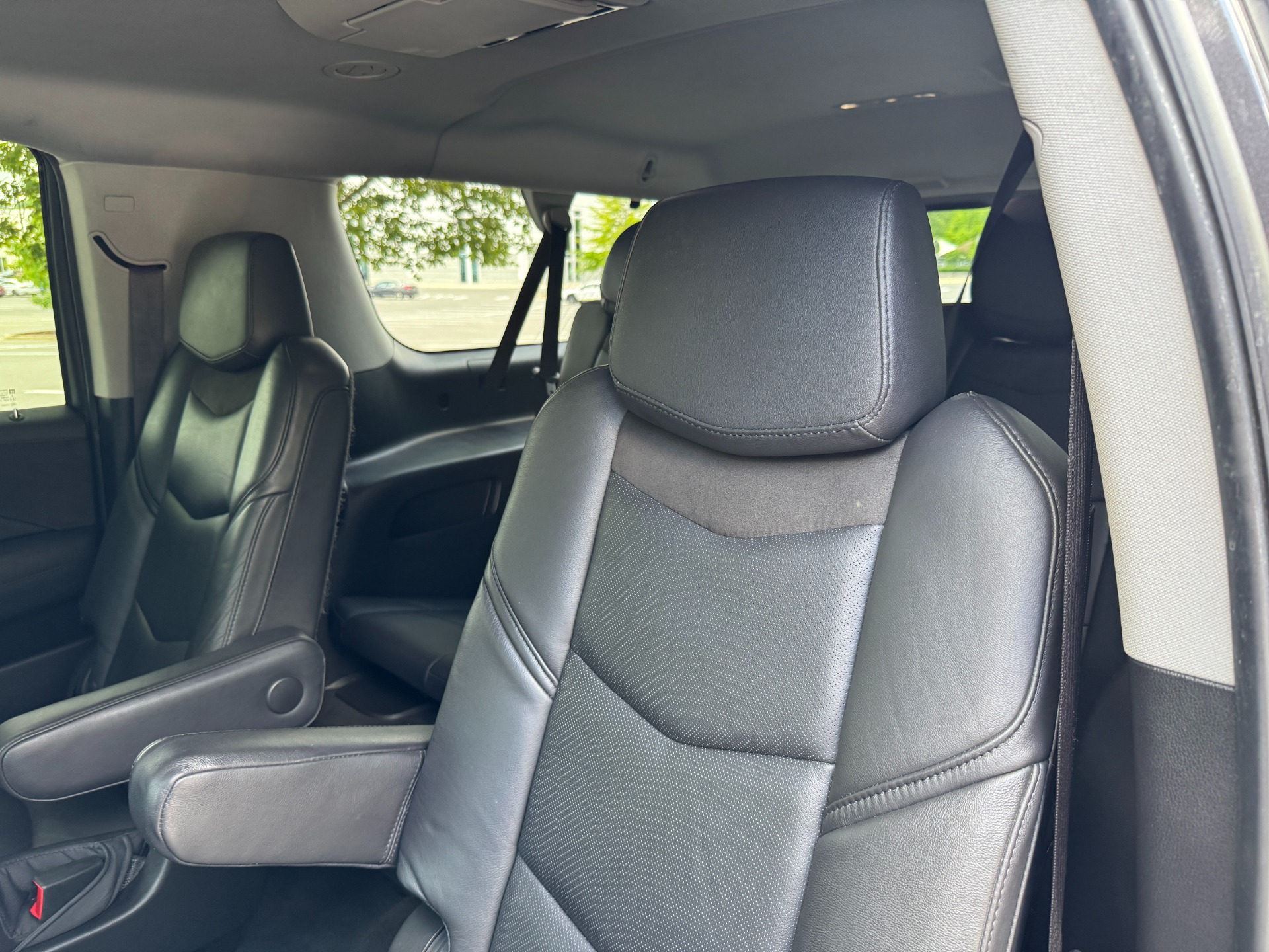 Used 2018 Cadillac ESCALADE ESV LUXURY 4WD 6.2L / NAV / BOSE / SUNROOF / 3-ROW / REARVIEW for sale Sold at Formula Imports in Charlotte NC 28227 44