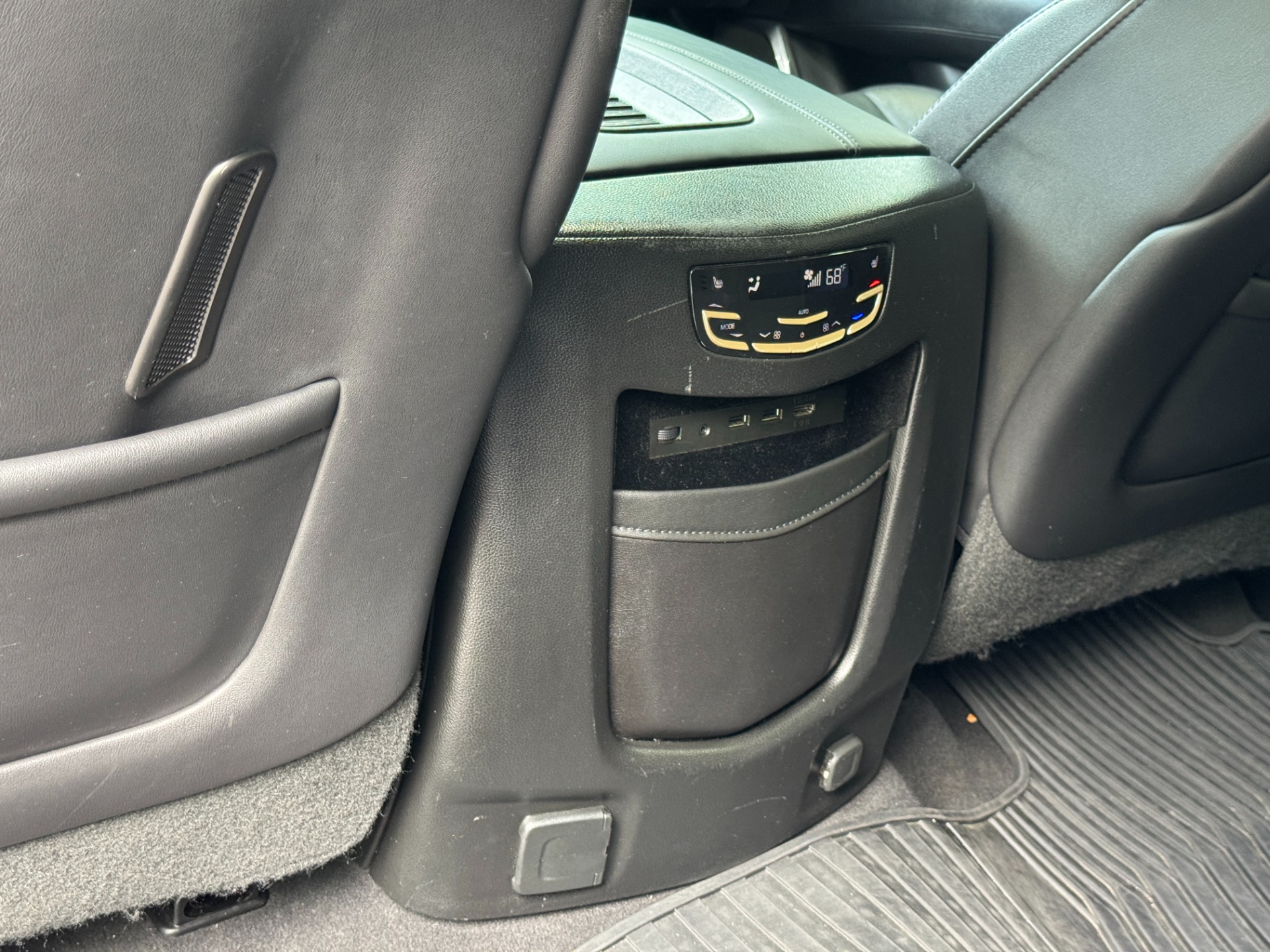 Used 2018 Cadillac ESCALADE ESV LUXURY 4WD 6.2L / NAV / BOSE / SUNROOF / 3-ROW / REARVIEW for sale Sold at Formula Imports in Charlotte NC 28227 47