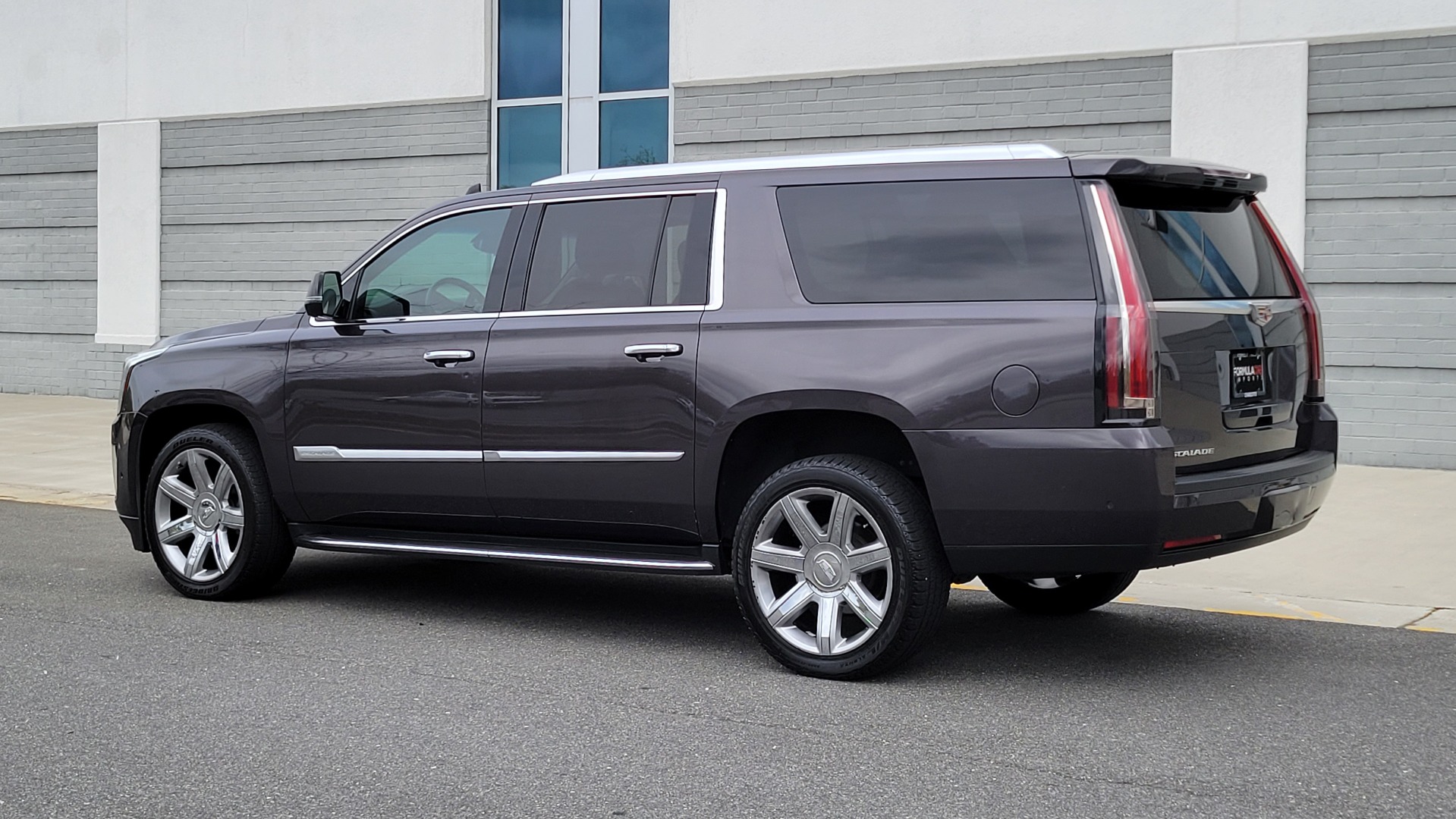 Used 2018 Cadillac ESCALADE ESV LUXURY 4WD 6.2L / NAV / BOSE / SUNROOF / 3-ROW / REARVIEW for sale Sold at Formula Imports in Charlotte NC 28227 6