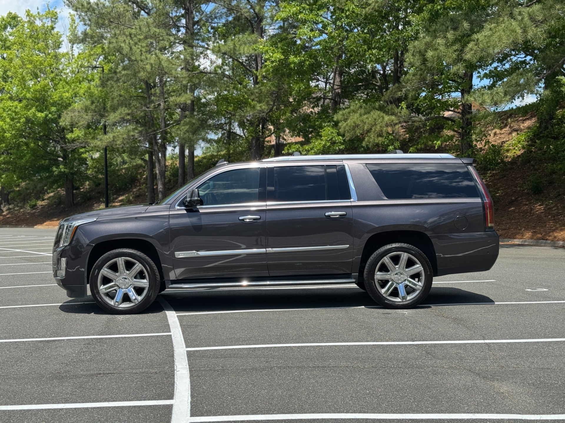 Used 2018 Cadillac ESCALADE ESV LUXURY 4WD 6.2L / NAV / BOSE / SUNROOF / 3-ROW / REARVIEW for sale Sold at Formula Imports in Charlotte NC 28227 6