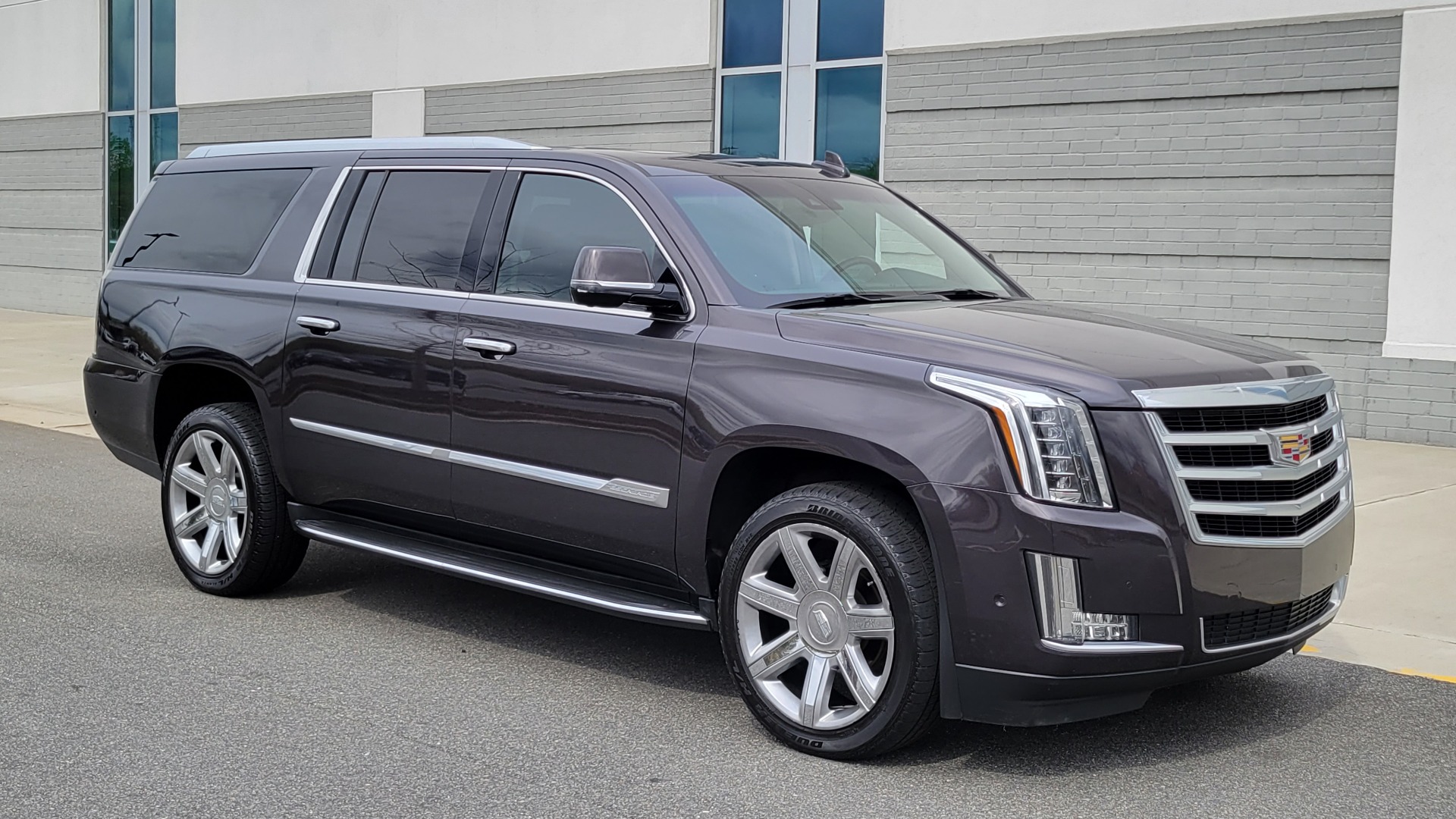 Used 2018 Cadillac ESCALADE ESV LUXURY 4WD 6.2L / NAV / BOSE / SUNROOF / 3-ROW / REARVIEW for sale Sold at Formula Imports in Charlotte NC 28227 7