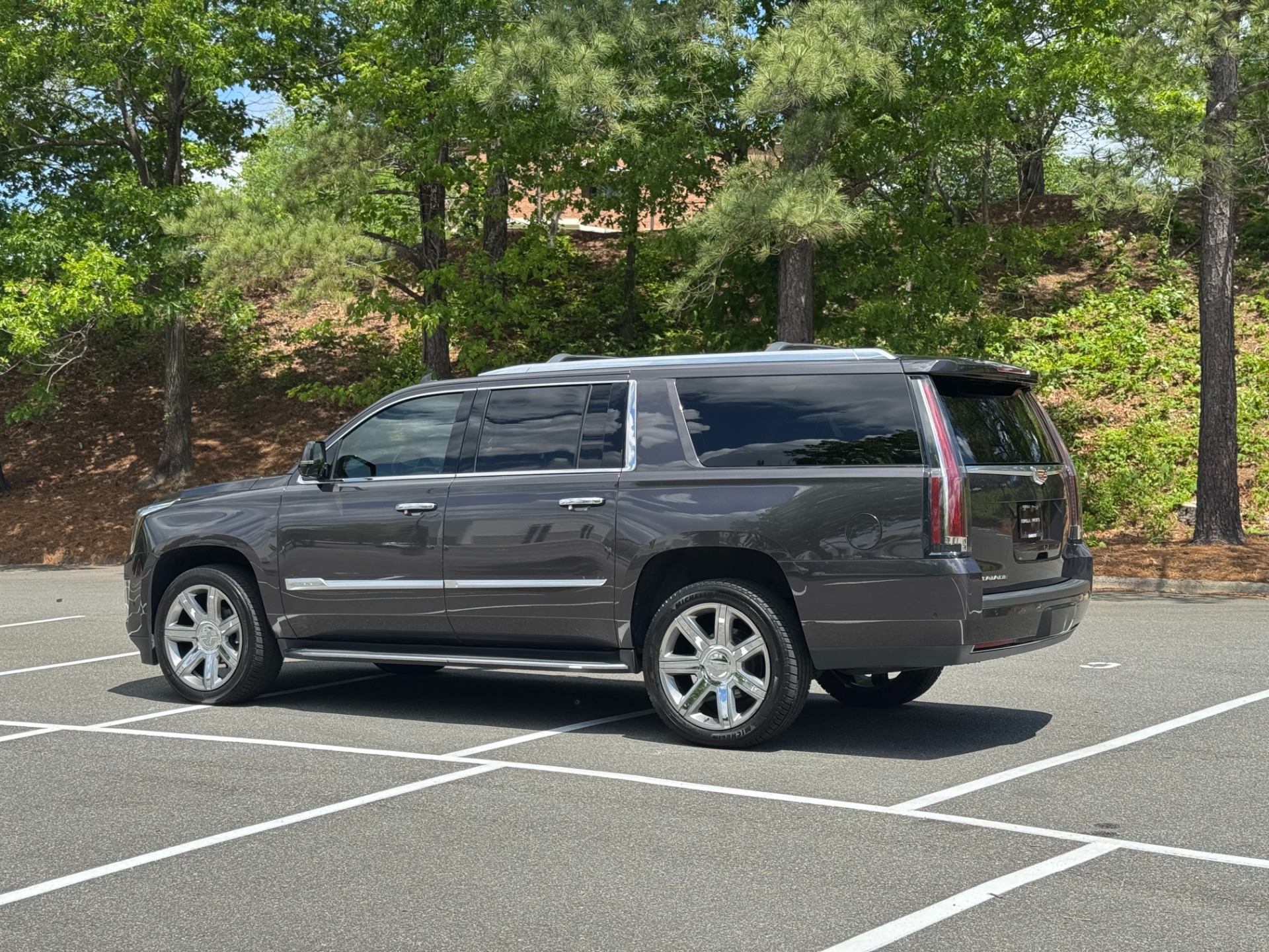 Used 2018 Cadillac Escalade ESV LUXURY REAR ENTERTAINMENT, DVD , BUCKETS for sale Sold at Formula Imports in Charlotte NC 28227 7