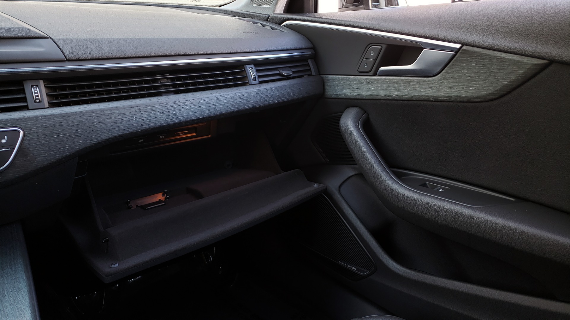 Used 2017 Audi A4 PREMIUM PLUS 2.0T S-TRONIC / NAV / SUNROOF / REARVIEW for sale Sold at Formula Imports in Charlotte NC 28227 51