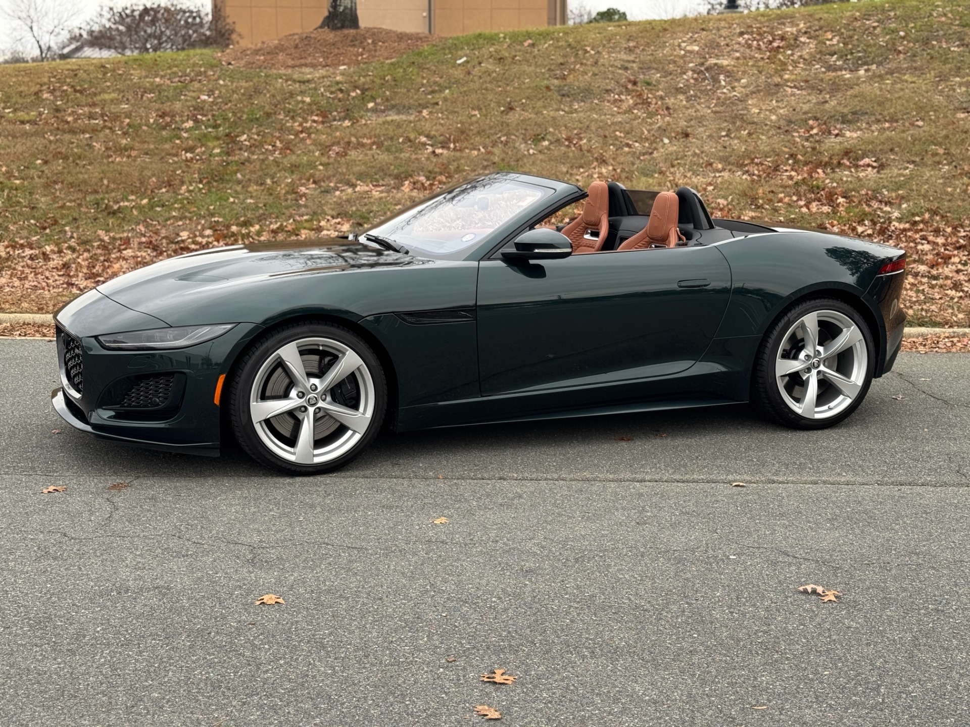 Used 2024 Jaguar F-TYPE Convertible P450 R-Dynamic RWD BRITISH RACING GREEN / MERIDIAN SOUND for sale Sold at Formula Imports in Charlotte NC 28227 5