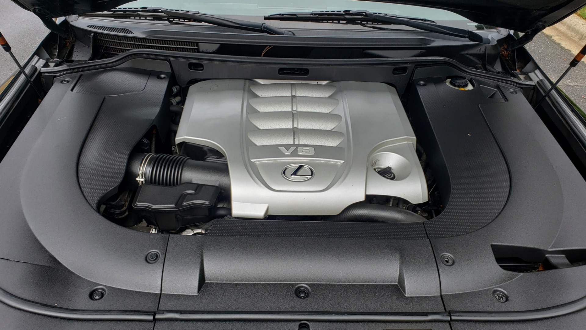 Used 2008 Lexus LX 570 for sale Sold at Formula Imports in Charlotte NC 28227 10