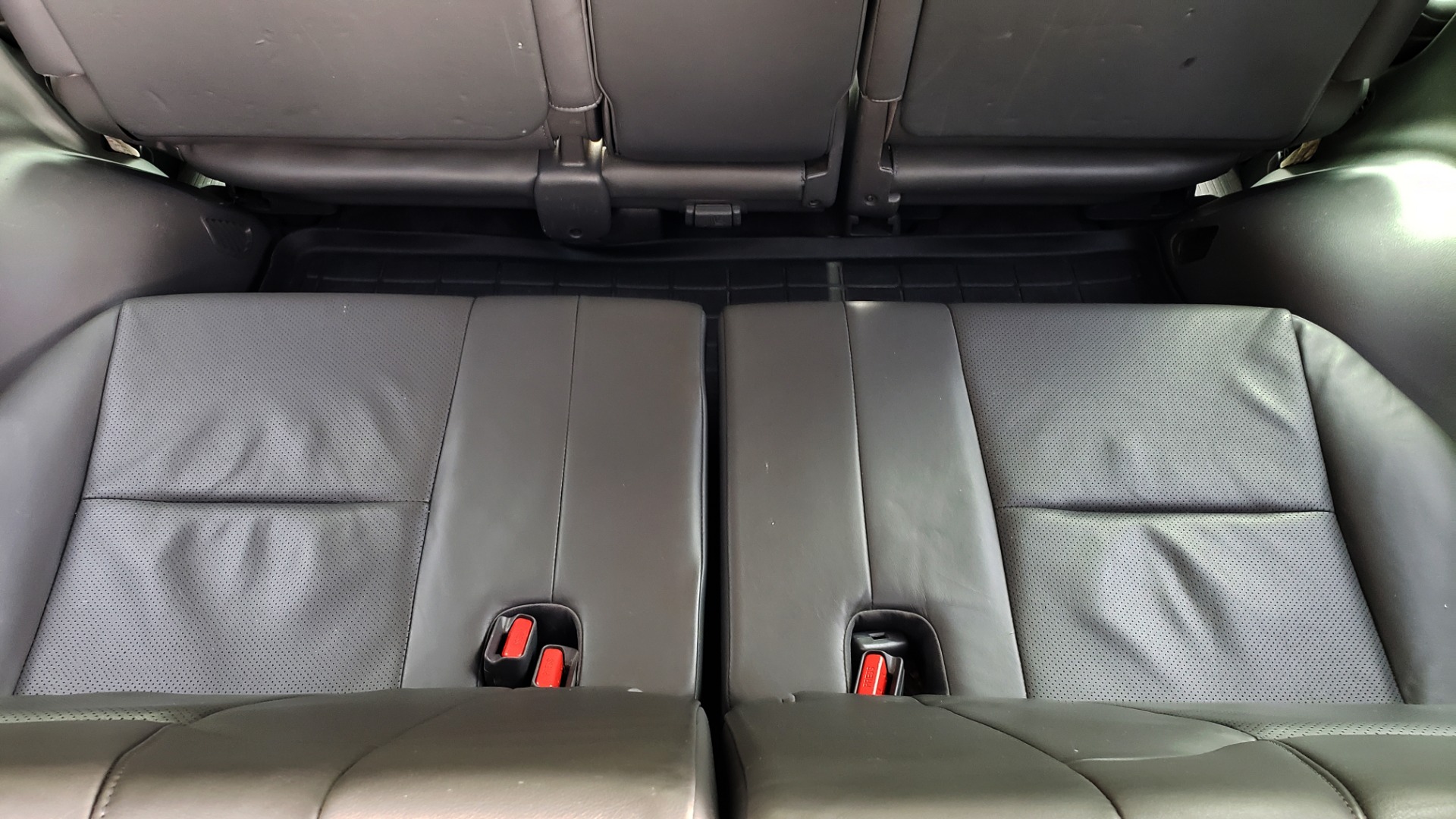 Used 2008 Lexus LX 570 for sale Sold at Formula Imports in Charlotte NC 28227 17