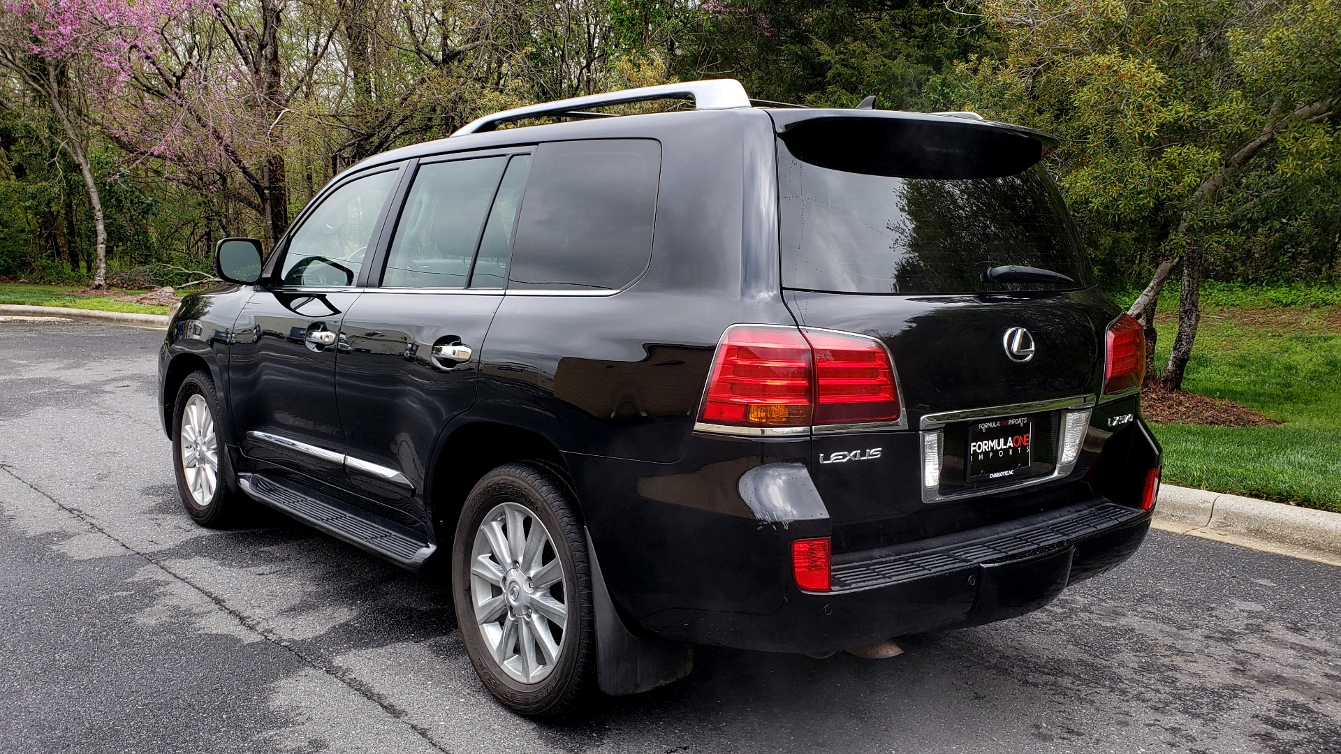 Used 2008 Lexus LX 570 for sale Sold at Formula Imports in Charlotte NC 28227 3