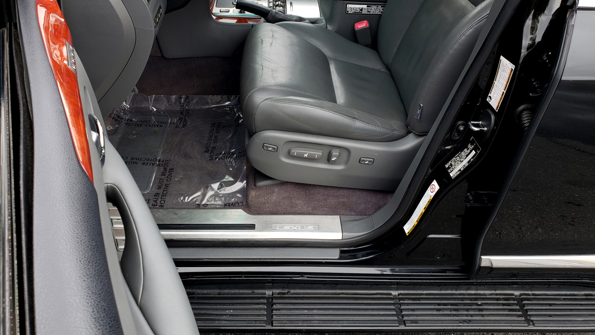 Used 2008 Lexus LX 570 for sale Sold at Formula Imports in Charlotte NC 28227 36