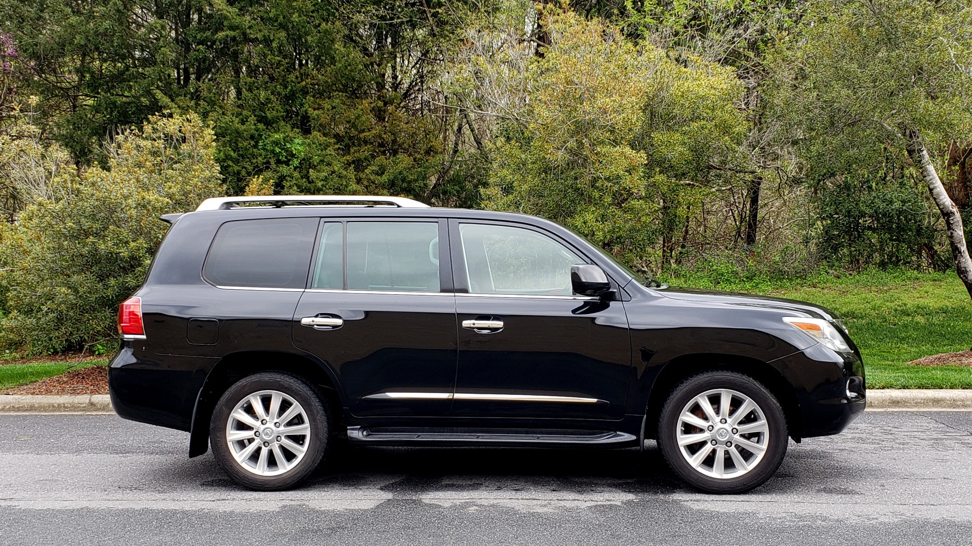Used 2008 Lexus LX 570 for sale Sold at Formula Imports in Charlotte NC 28227 5