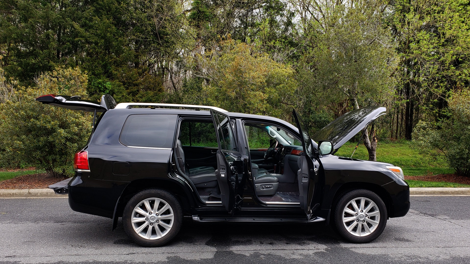 Used 2008 Lexus LX 570 for sale Sold at Formula Imports in Charlotte NC 28227 9