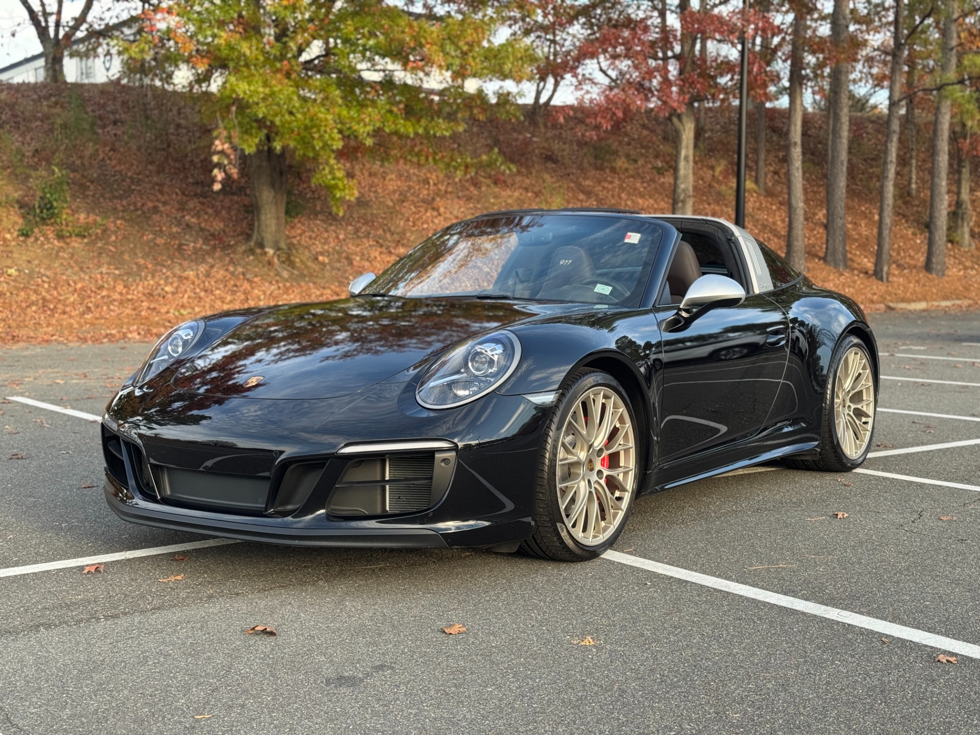 2019 Porsche 911 Targa 4 GTS photo 4