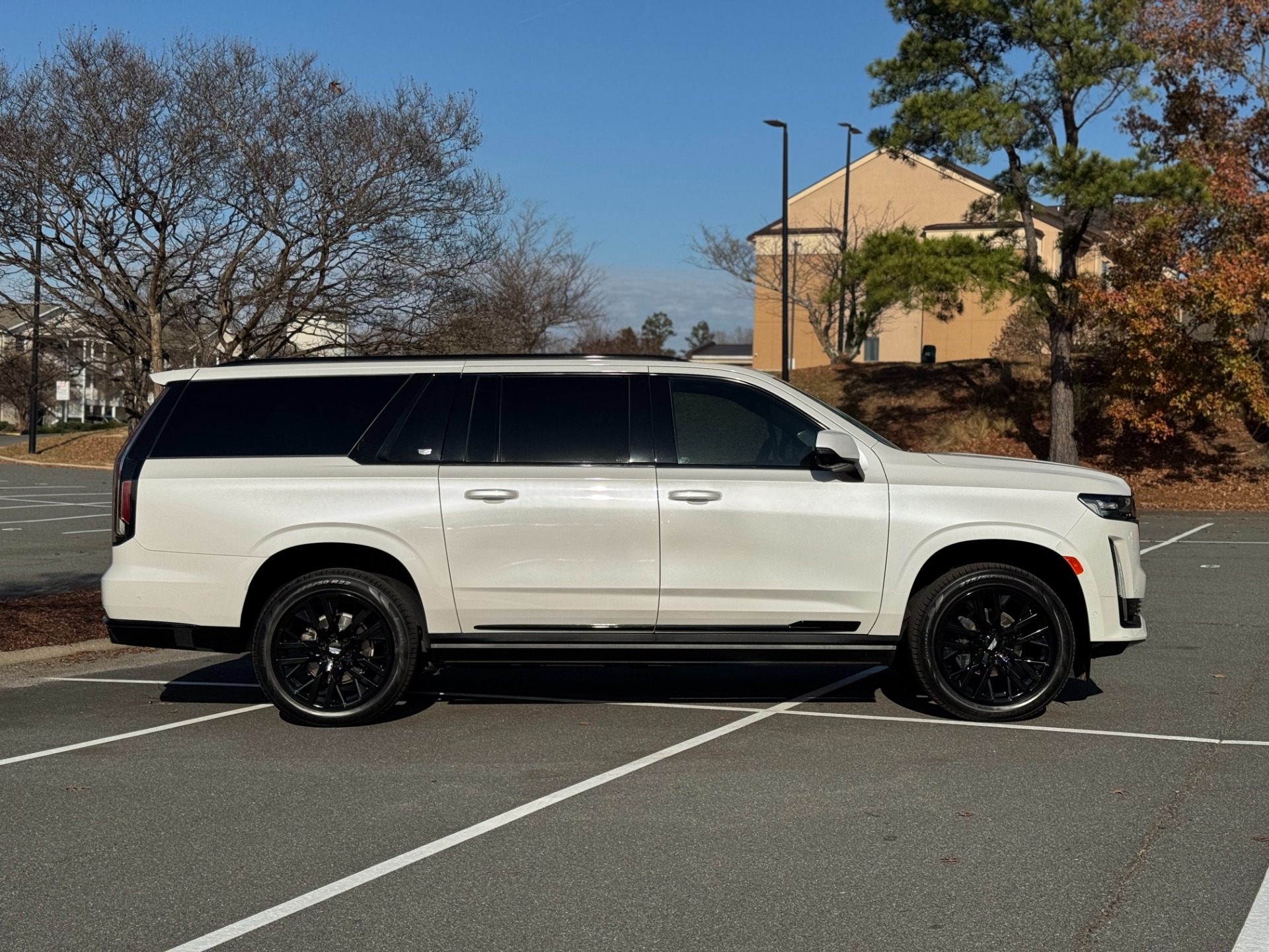 Used 2023 Cadillac Escalade ESV 4WD Sport REAR ENT SYS / AKG SOUND ...