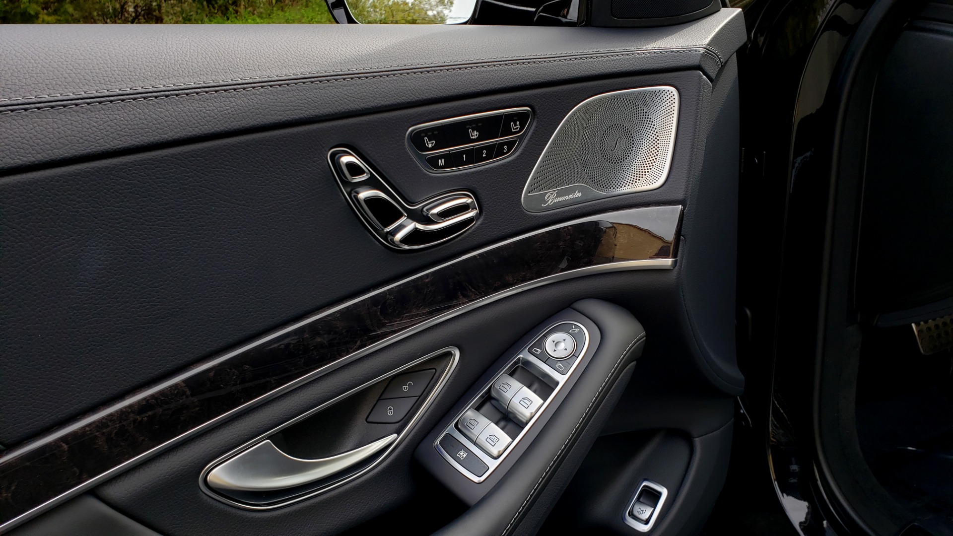 Used 2017 Mercedes-Benz S-CLASS S 550 4MATIC SPORT / PREM PKG / WARMTH & COMFORT / KEYLESS-GO for sale Sold at Formula Imports in Charlotte NC 28227 35