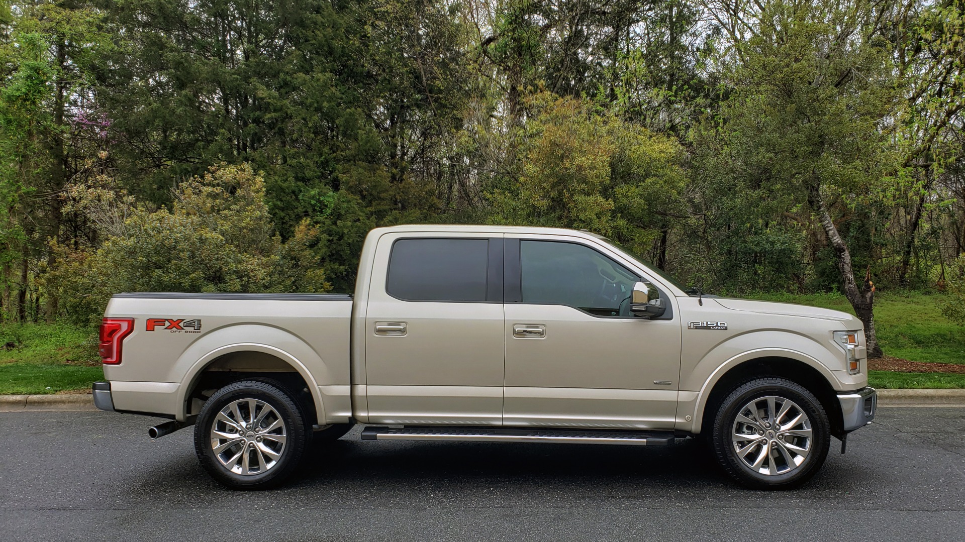 Used 2017 Ford F-150 LARIAT 4X4 SUPERCREW / NAV / ADAPT CRS / PANO-ROOF / BLIS / REARVIEW for sale Sold at Formula Imports in Charlotte NC 28227 5