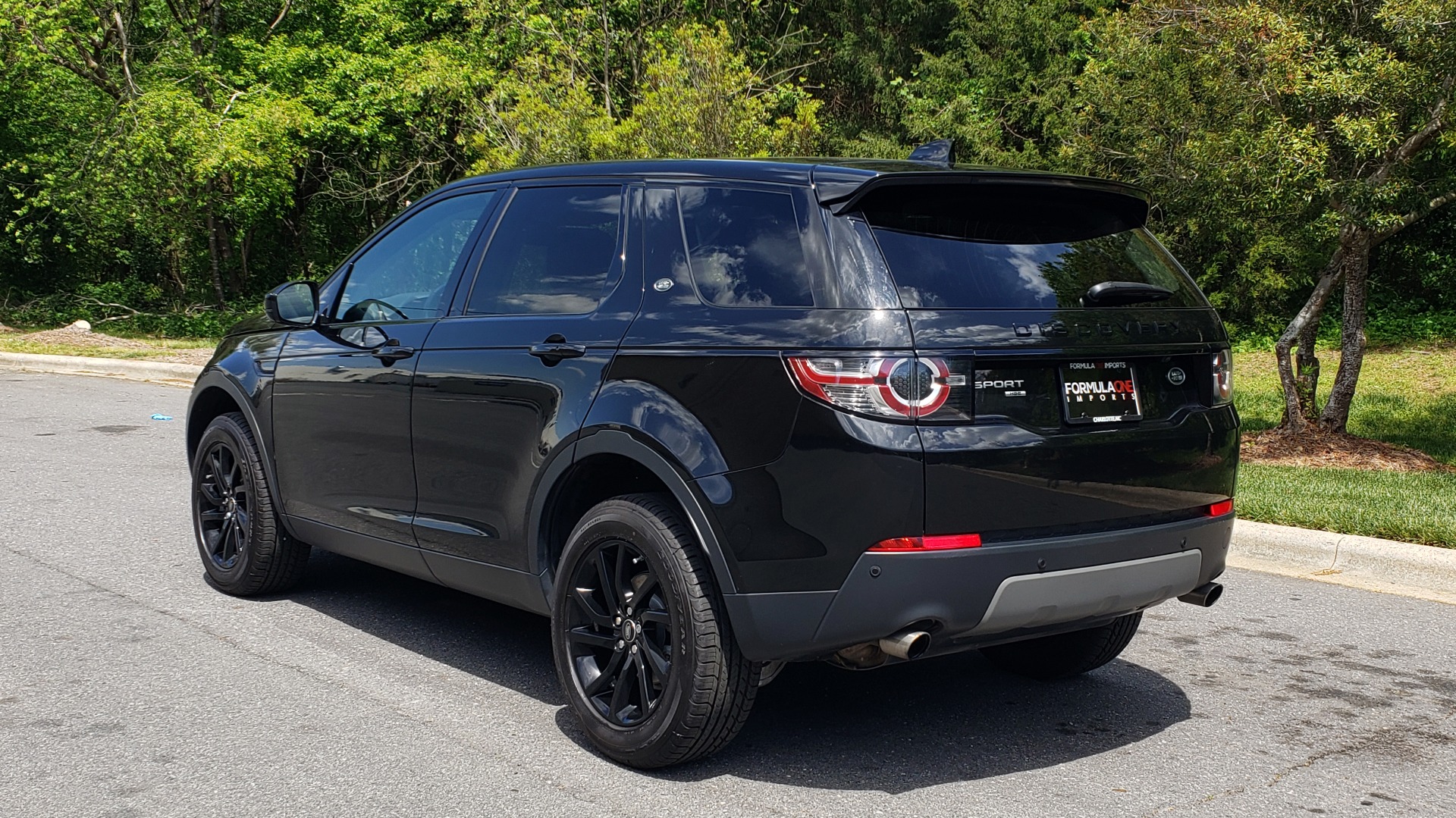 Used 2017 Land Rover DISCOVERY SPORT HSE / NAV / PANO-ROOF / REARVIEW / HTD STS / LANE DEPART for sale Sold at Formula Imports in Charlotte NC 28227 3