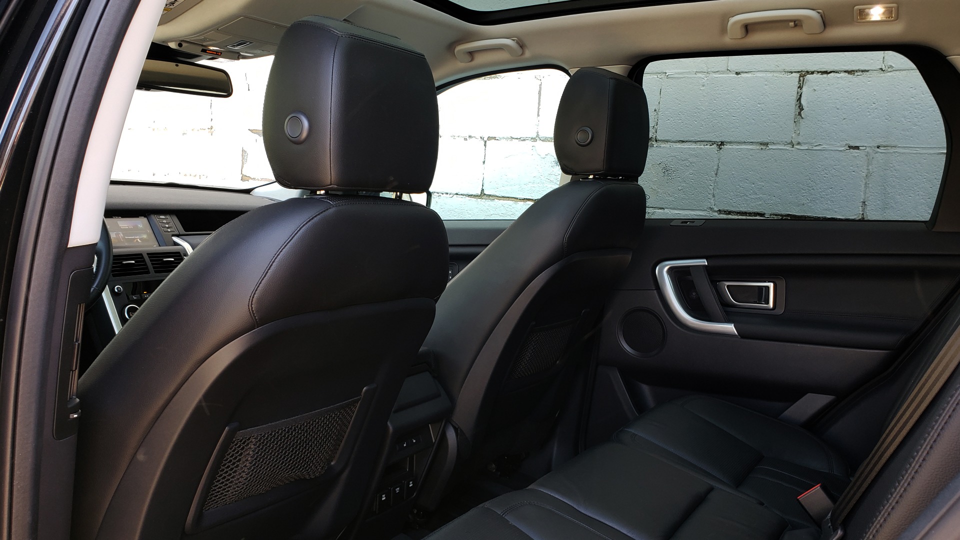 Used 2017 Land Rover DISCOVERY SPORT HSE / NAV / PANO-ROOF / REARVIEW / HTD STS / LANE DEPART for sale Sold at Formula Imports in Charlotte NC 28227 60