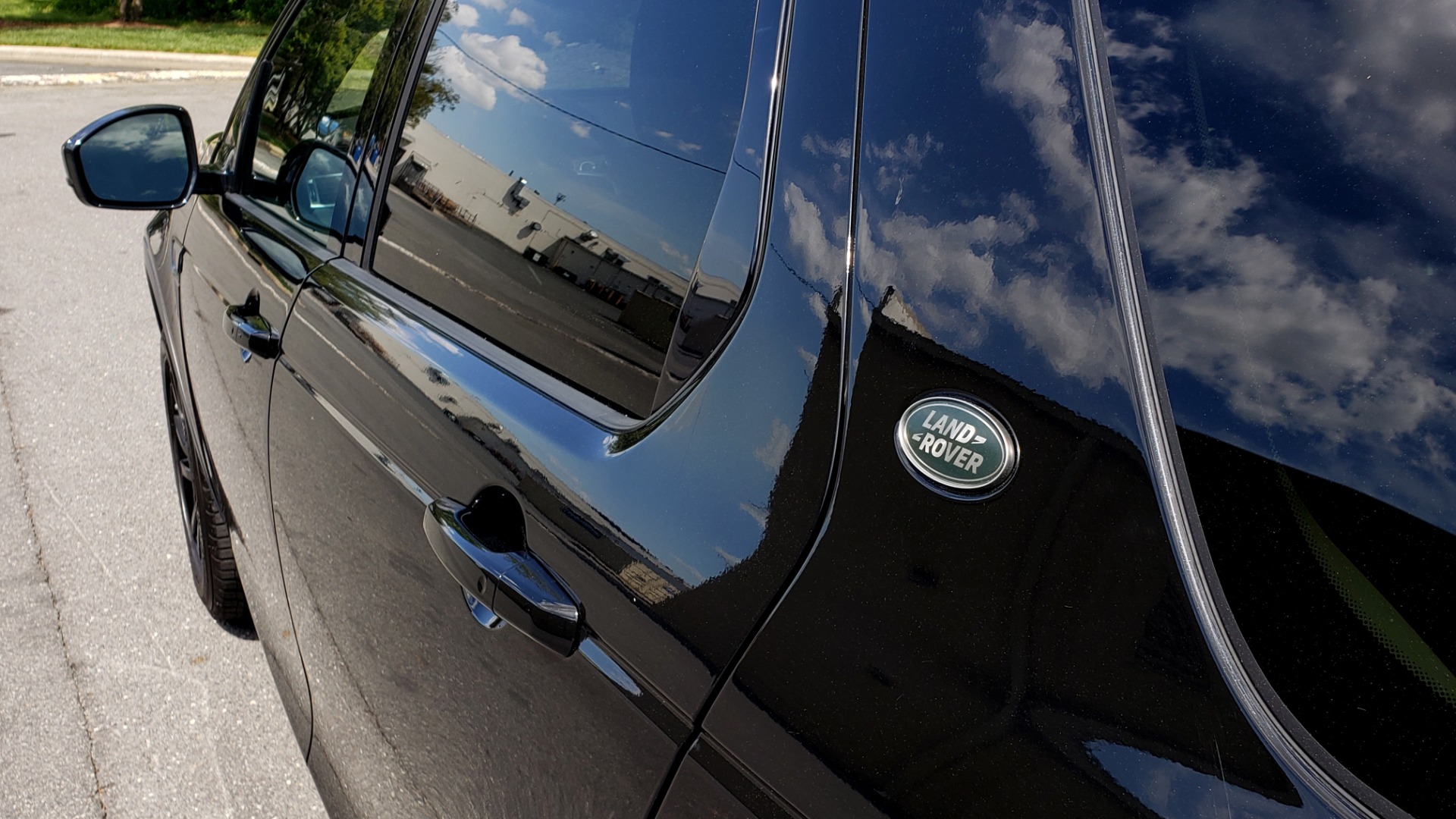 Used 2017 Land Rover DISCOVERY SPORT HSE / NAV / PANO-ROOF / REARVIEW / HTD STS / LANE DEPART for sale Sold at Formula Imports in Charlotte NC 28227 7