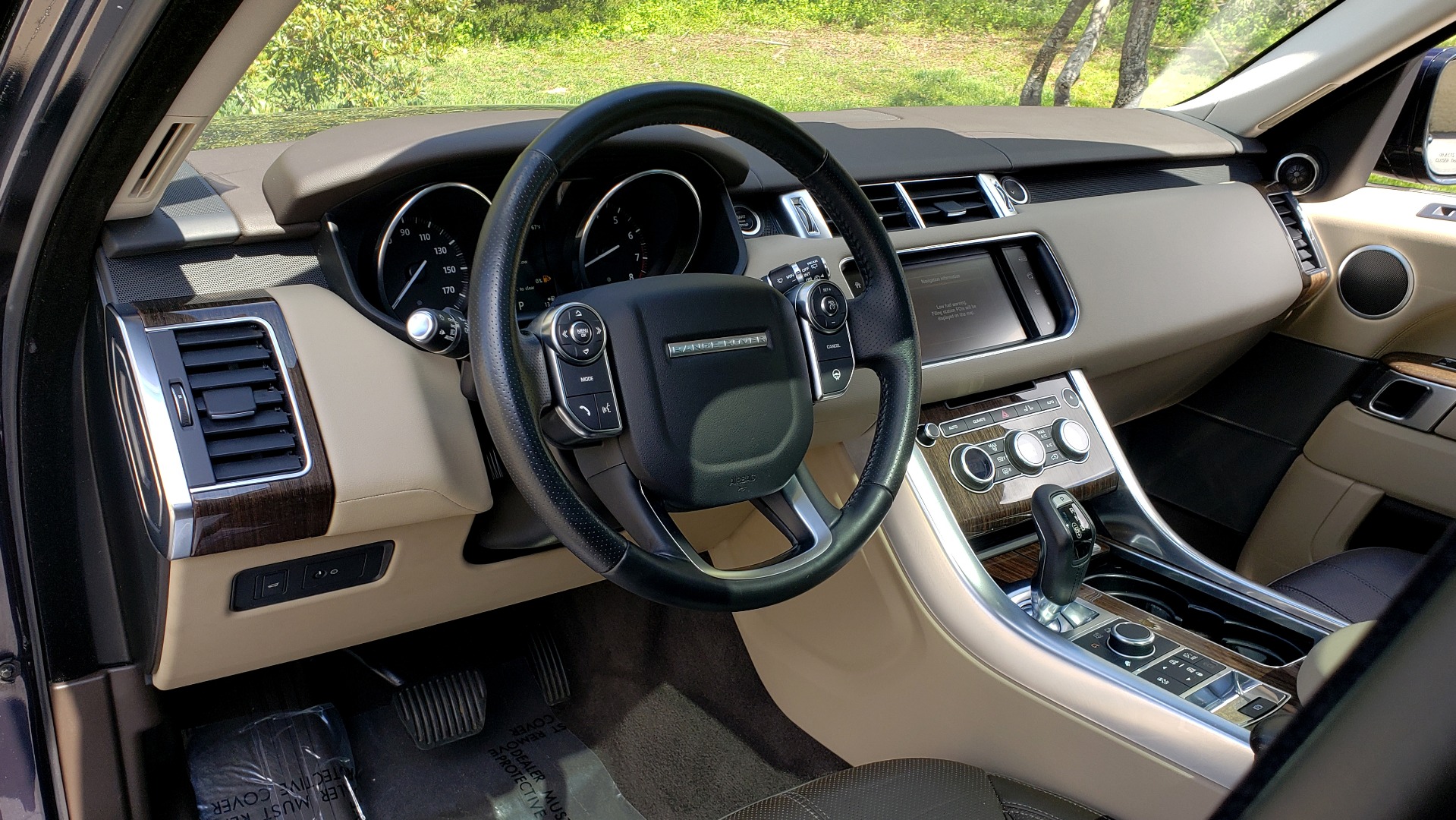 Used 2016 Land Rover RANGE ROVER SPORT SC V6 HSE / 4WD / NAV / PANO-ROOF / REARVIEW / CLIMATE & VISIBILITY for sale Sold at Formula Imports in Charlotte NC 28227 41