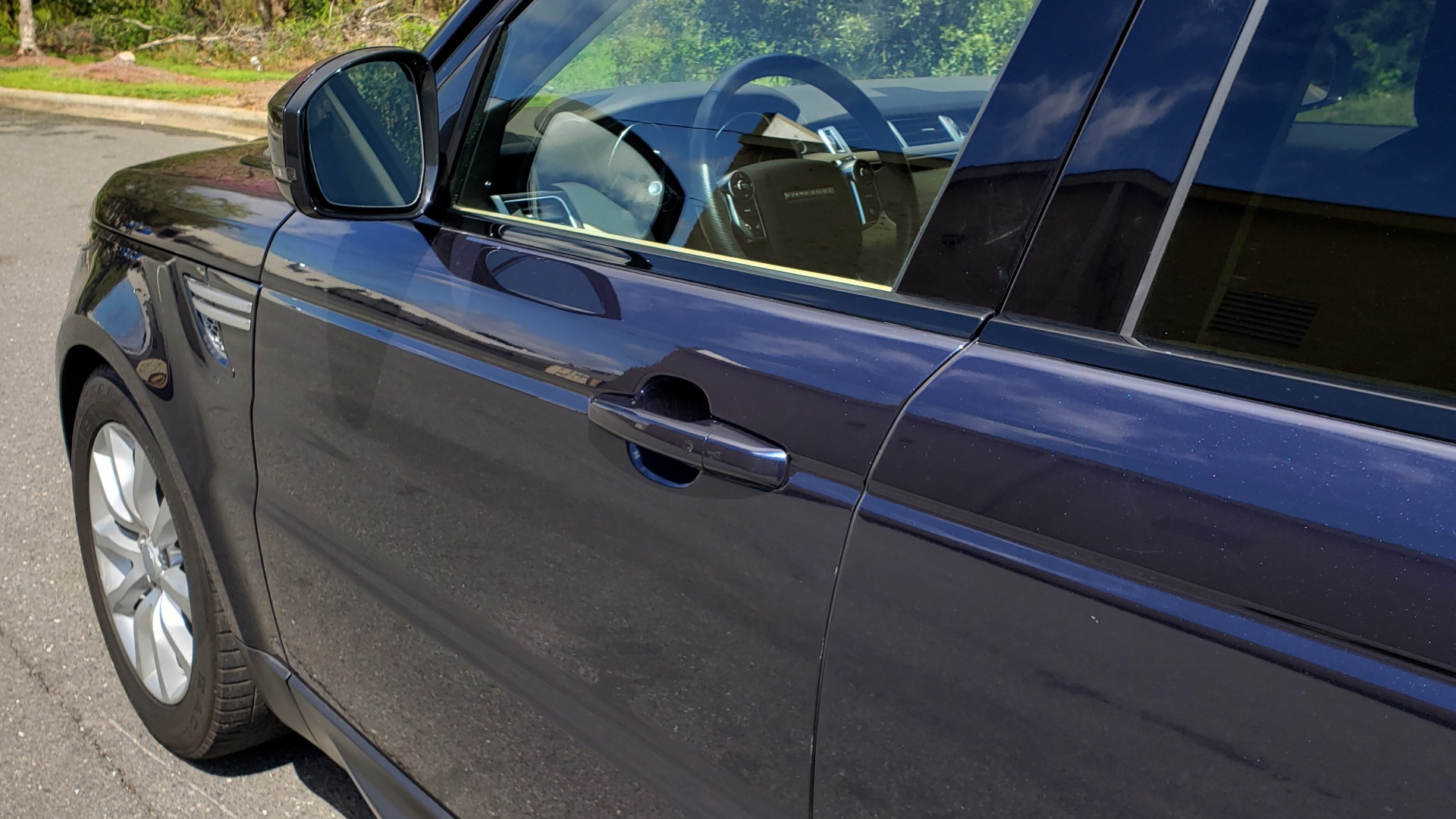 Used 2016 Land Rover RANGE ROVER SPORT SC V6 HSE / 4WD / NAV / PANO-ROOF / REARVIEW / CLIMATE & VISIBILITY for sale Sold at Formula Imports in Charlotte NC 28227 7