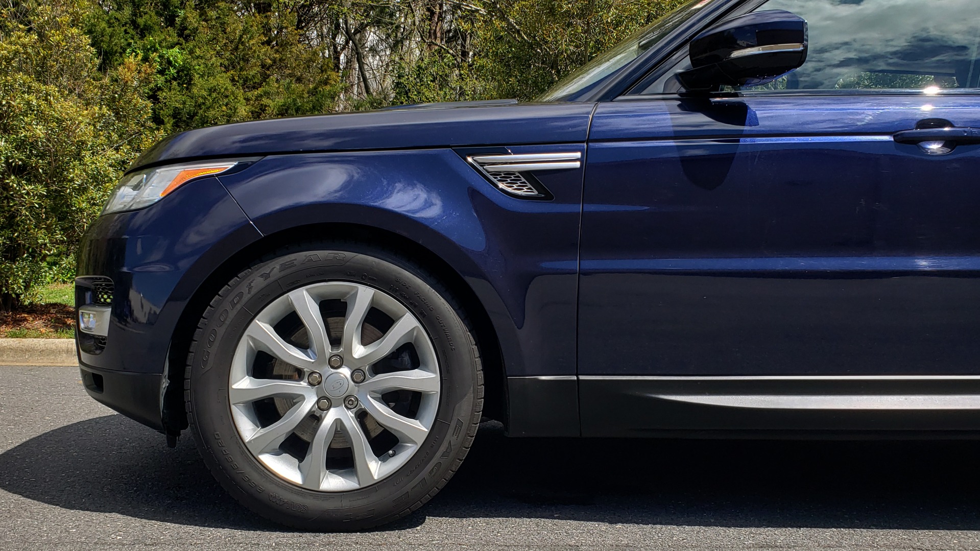 Used 2016 Land Rover RANGE ROVER SPORT SC V6 HSE / 4WD / NAV / PANO-ROOF / REARVIEW / CLIMATE & VISIBILITY for sale Sold at Formula Imports in Charlotte NC 28227 83