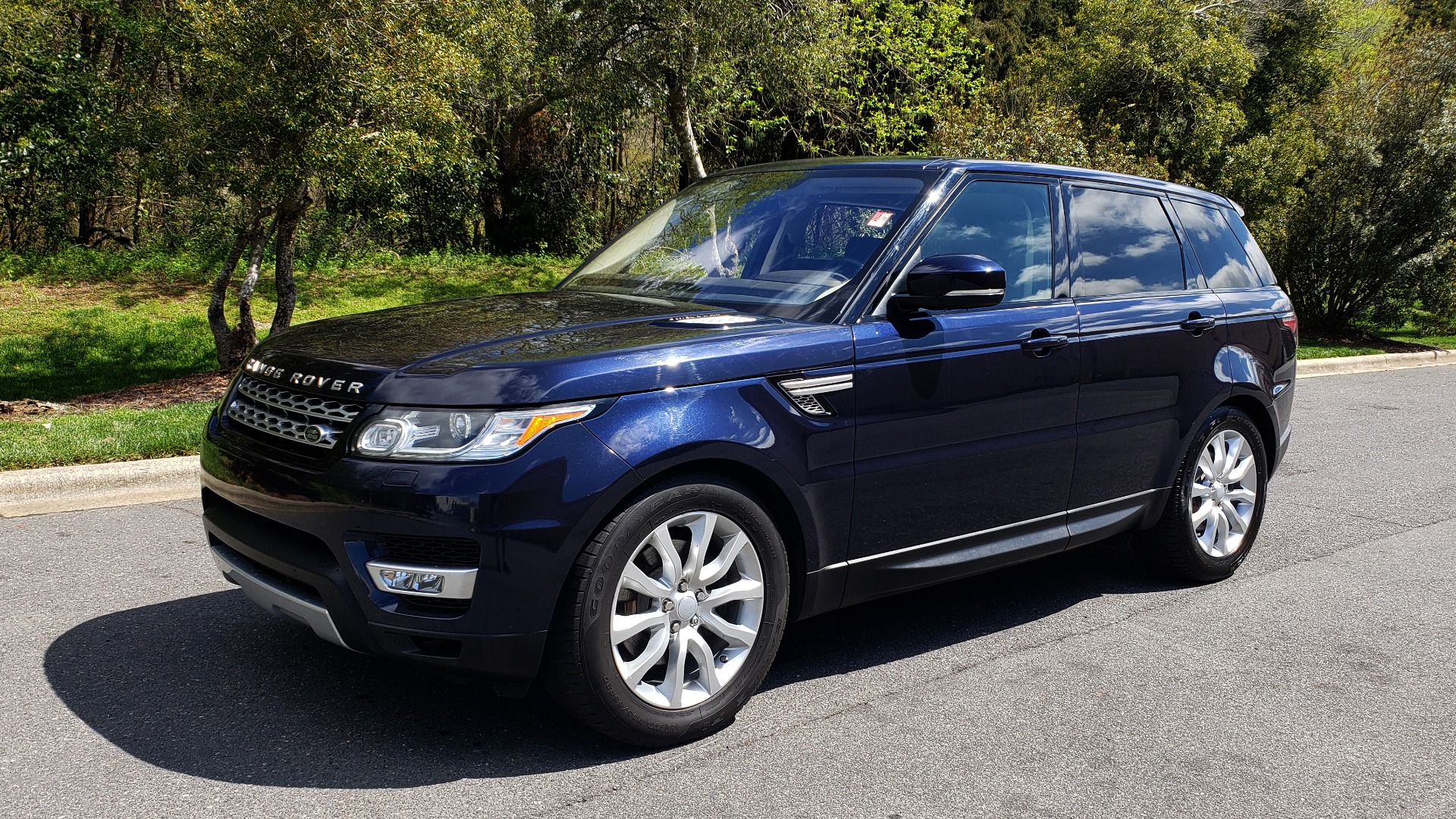 Used 2016 Land Rover RANGE ROVER SPORT SC V6 HSE / 4WD / NAV / PANO-ROOF / REARVIEW / CLIMATE & VISIBILITY for sale Sold at Formula Imports in Charlotte NC 28227 1