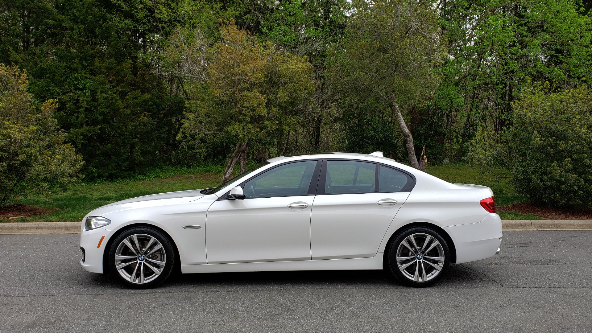 Used 2016 BMW 5 SERIES 528I XDRIVE SPECIAL EDITION / NAV / SUNROOF /HTD STS / REARVIEW for sale Sold at Formula Imports in Charlotte NC 28227 2