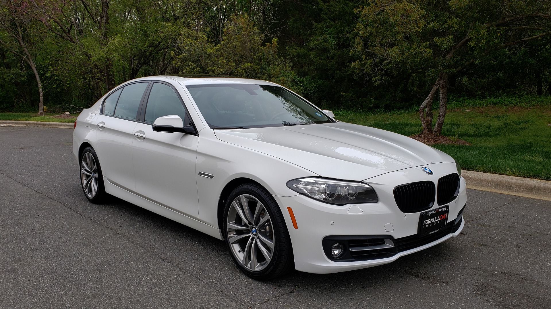 Used 2016 BMW 5 SERIES 528I XDRIVE SPECIAL EDITION / NAV / SUNROOF /HTD STS / REARVIEW for sale Sold at Formula Imports in Charlotte NC 28227 4