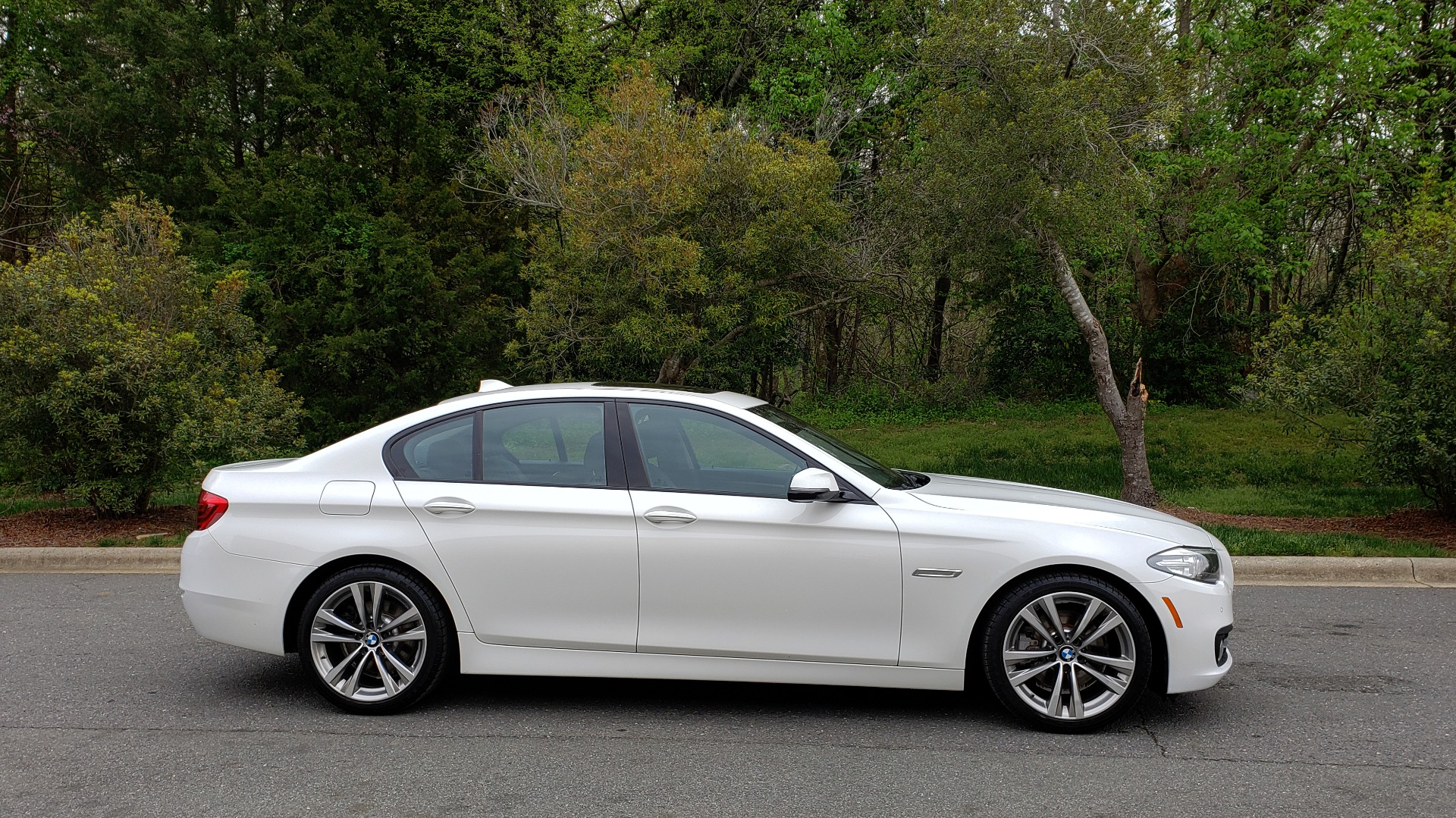 Used 2016 BMW 5 SERIES 528I XDRIVE SPECIAL EDITION / NAV / SUNROOF /HTD STS / REARVIEW for sale Sold at Formula Imports in Charlotte NC 28227 5