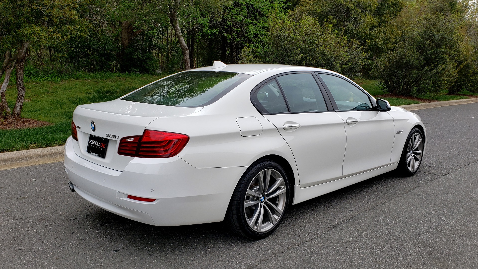 Used 2016 BMW 5 SERIES 528I XDRIVE SPECIAL EDITION / NAV / SUNROOF /HTD STS / REARVIEW for sale Sold at Formula Imports in Charlotte NC 28227 6