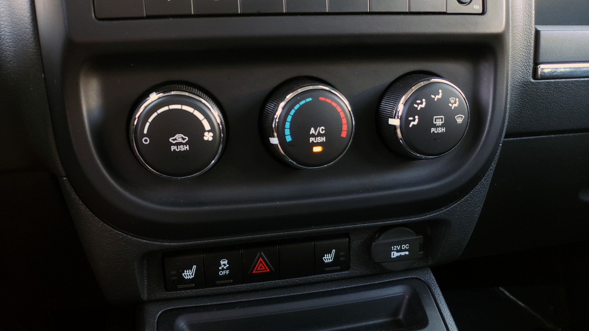 Used 2012 Jeep PATRIOT LATITUDE 4WD / SUNROOF / BOSTON ACOUSTICS SOUND for sale Sold at Formula Imports in Charlotte NC 28227 38