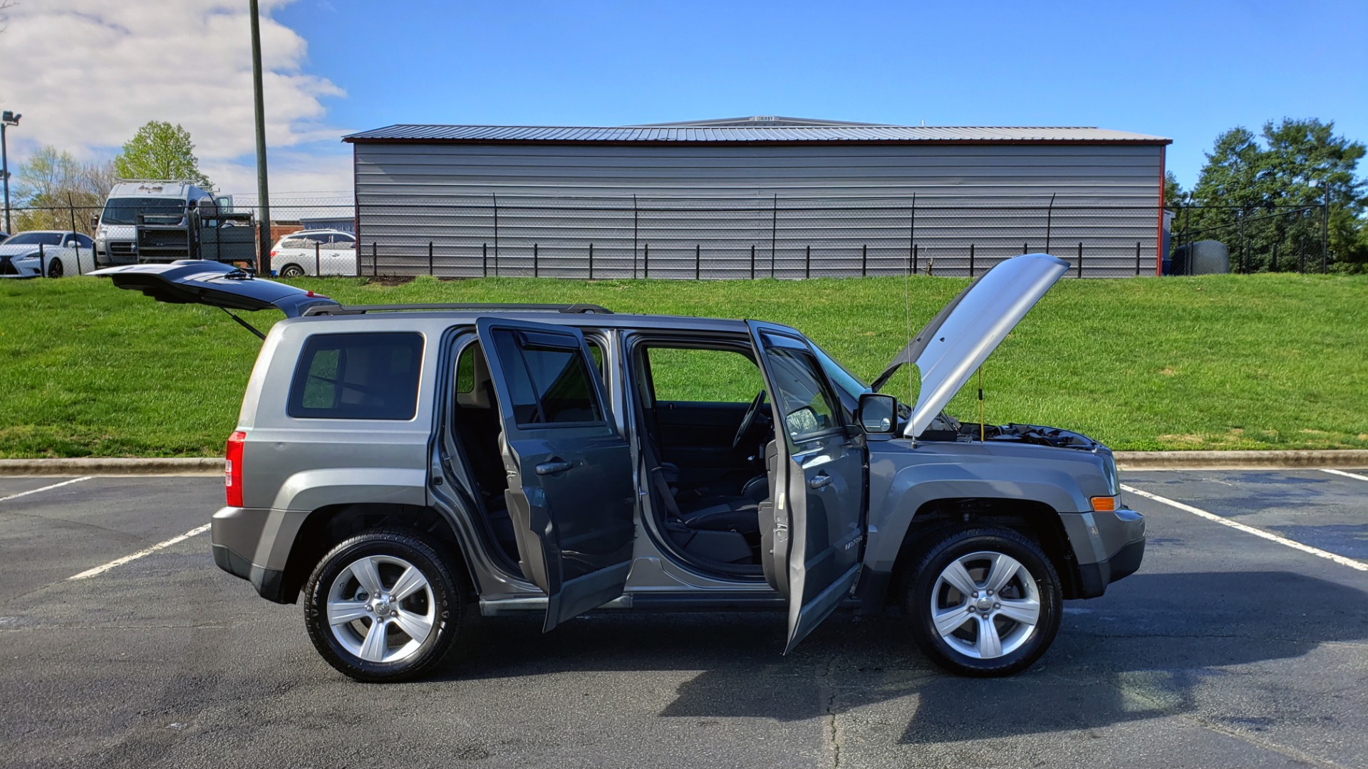 Used 2012 Jeep PATRIOT LATITUDE 4WD / SUNROOF / BOSTON ACOUSTICS SOUND for sale Sold at Formula Imports in Charlotte NC 28227 9