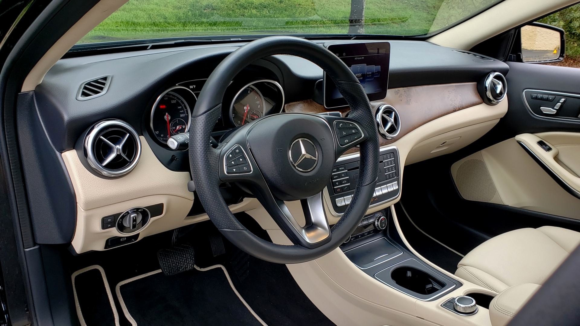 Used 2018 Mercedes-Benz GLA 250 4MATIC / PREMIUM / CONV PKG / NAV / PANO-ROOF for sale Sold at Formula Imports in Charlotte NC 28227 36