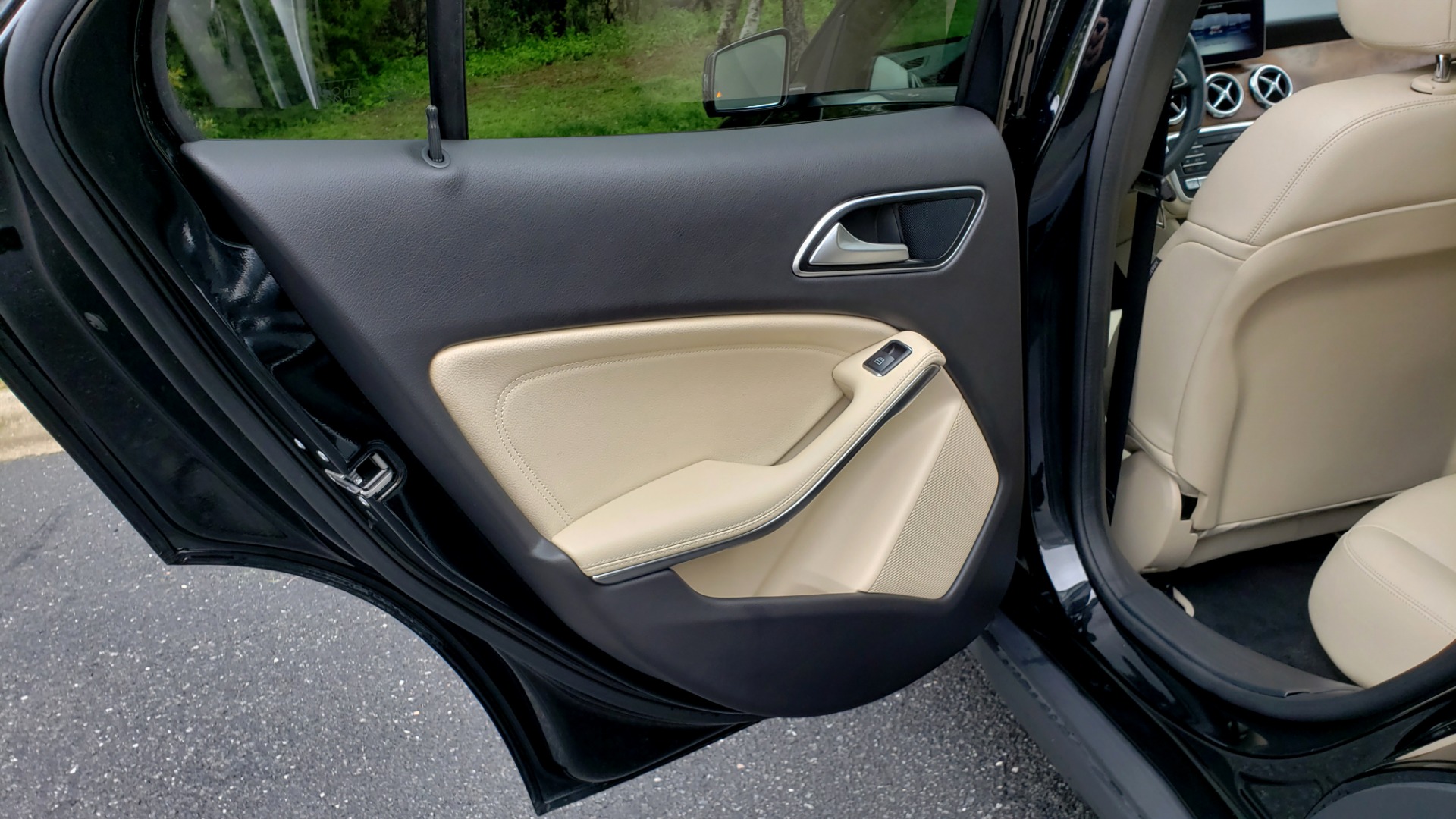 Used 2018 Mercedes-Benz GLA 250 4MATIC / PREMIUM / CONV PKG / NAV / PANO-ROOF for sale Sold at Formula Imports in Charlotte NC 28227 57