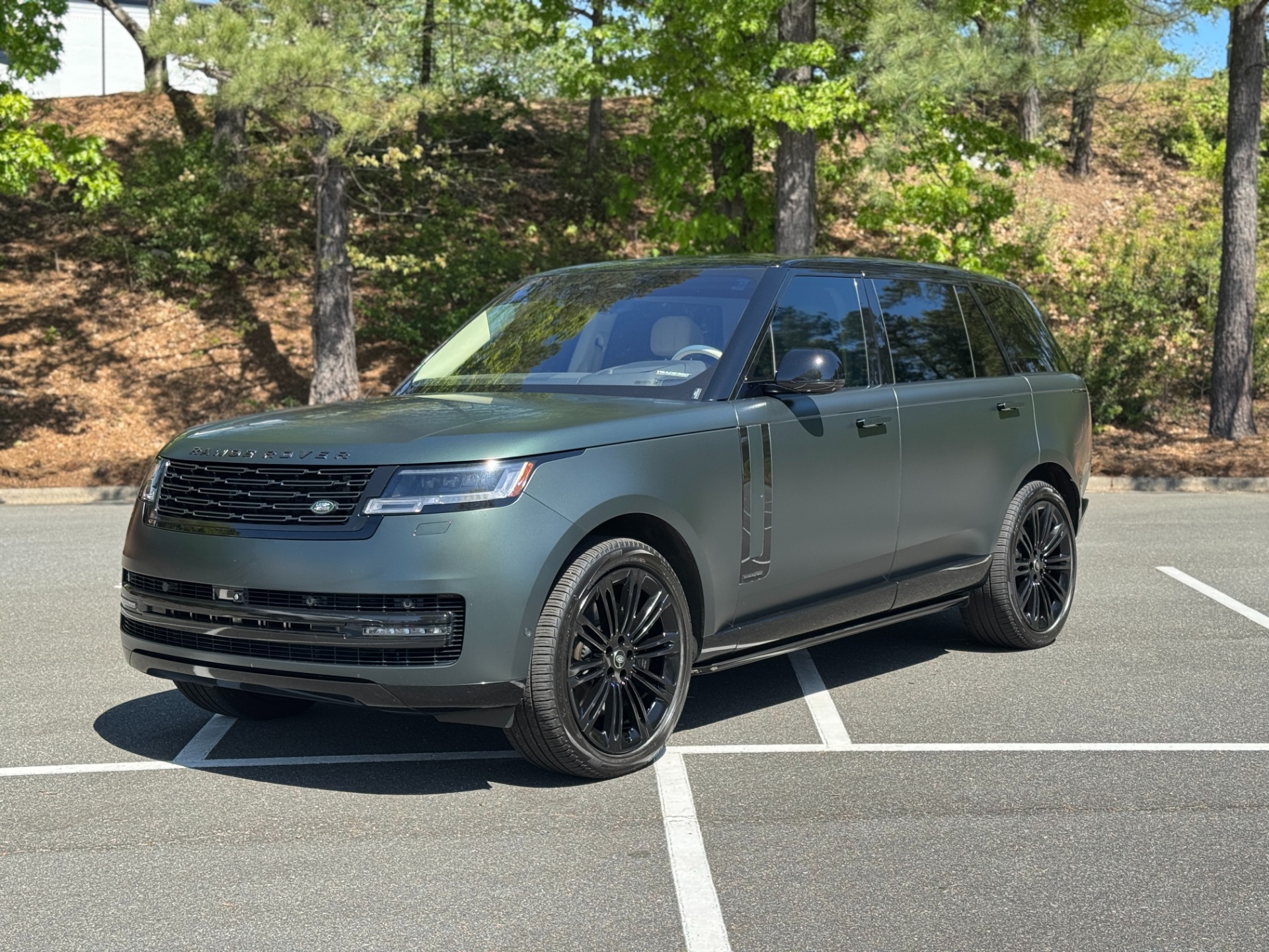 Used 2023 Land Rover Range Rover Autobiography LWB PREMIUM INTERIOR / MASSAGE SEATS / SHADOW PACK / HANDOVER PACK for sale $104,995 at Formula Imports in Charlotte NC 28227 1