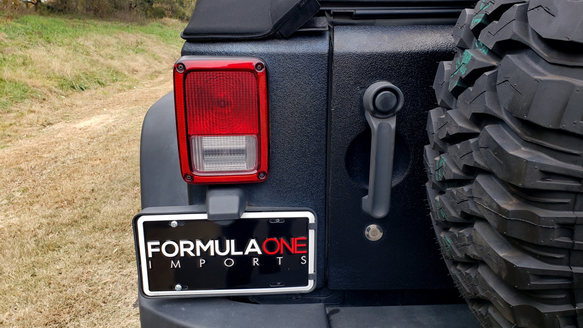 Used 2011 Jeep WRANGLER UNLIMITED / V6 / AUTO / SPORT 4X4 for sale Sold at Formula Imports in Charlotte NC 28227 18