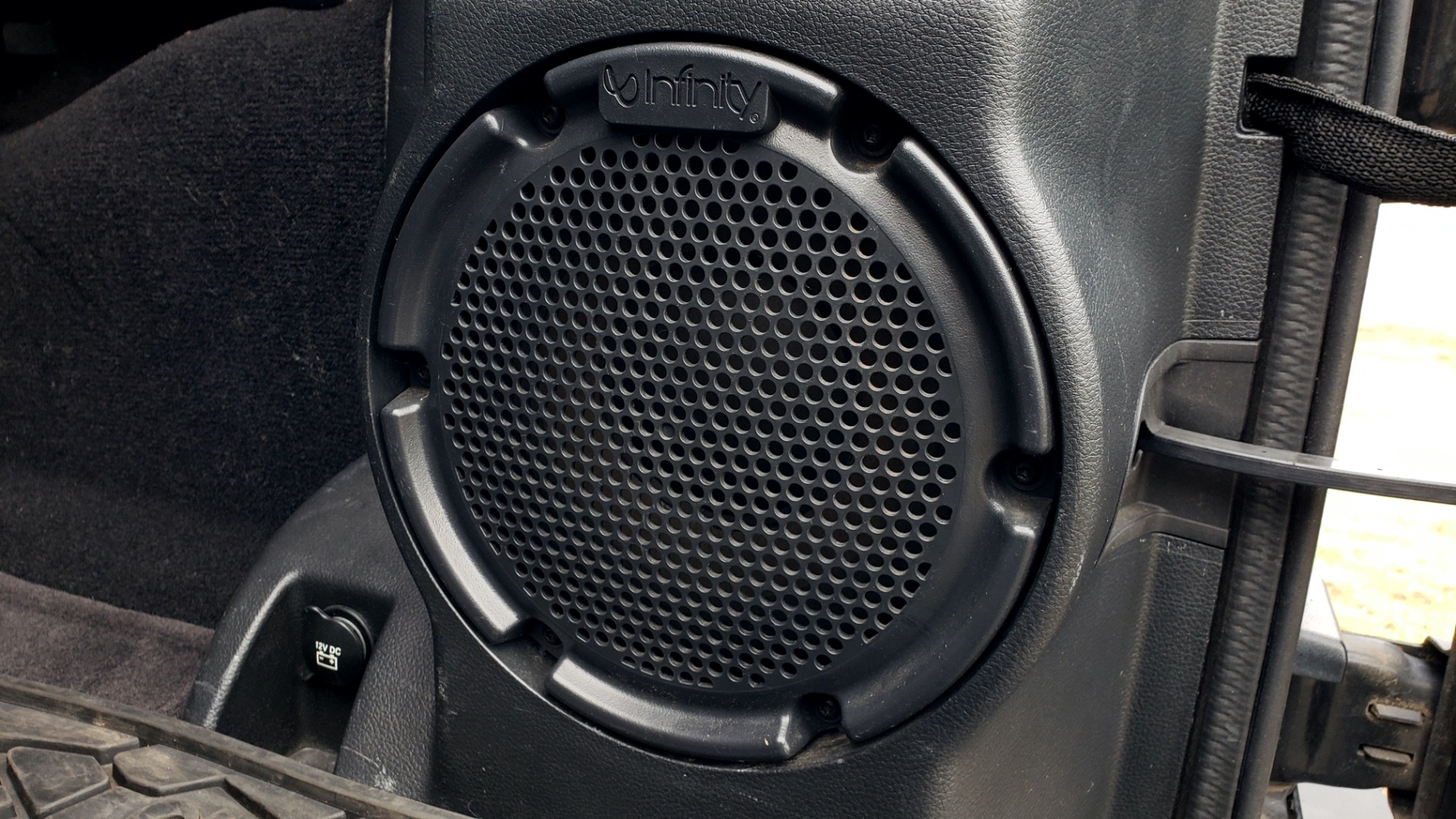 Used 2011 Jeep WRANGLER UNLIMITED / V6 / AUTO / SPORT 4X4 for sale Sold at Formula Imports in Charlotte NC 28227 23