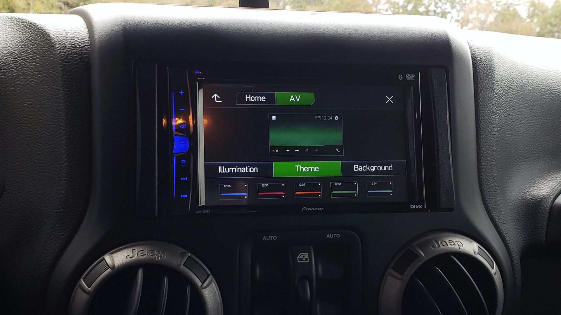 Used 2011 Jeep WRANGLER UNLIMITED / V6 / AUTO / SPORT 4X4 for sale Sold at Formula Imports in Charlotte NC 28227 47