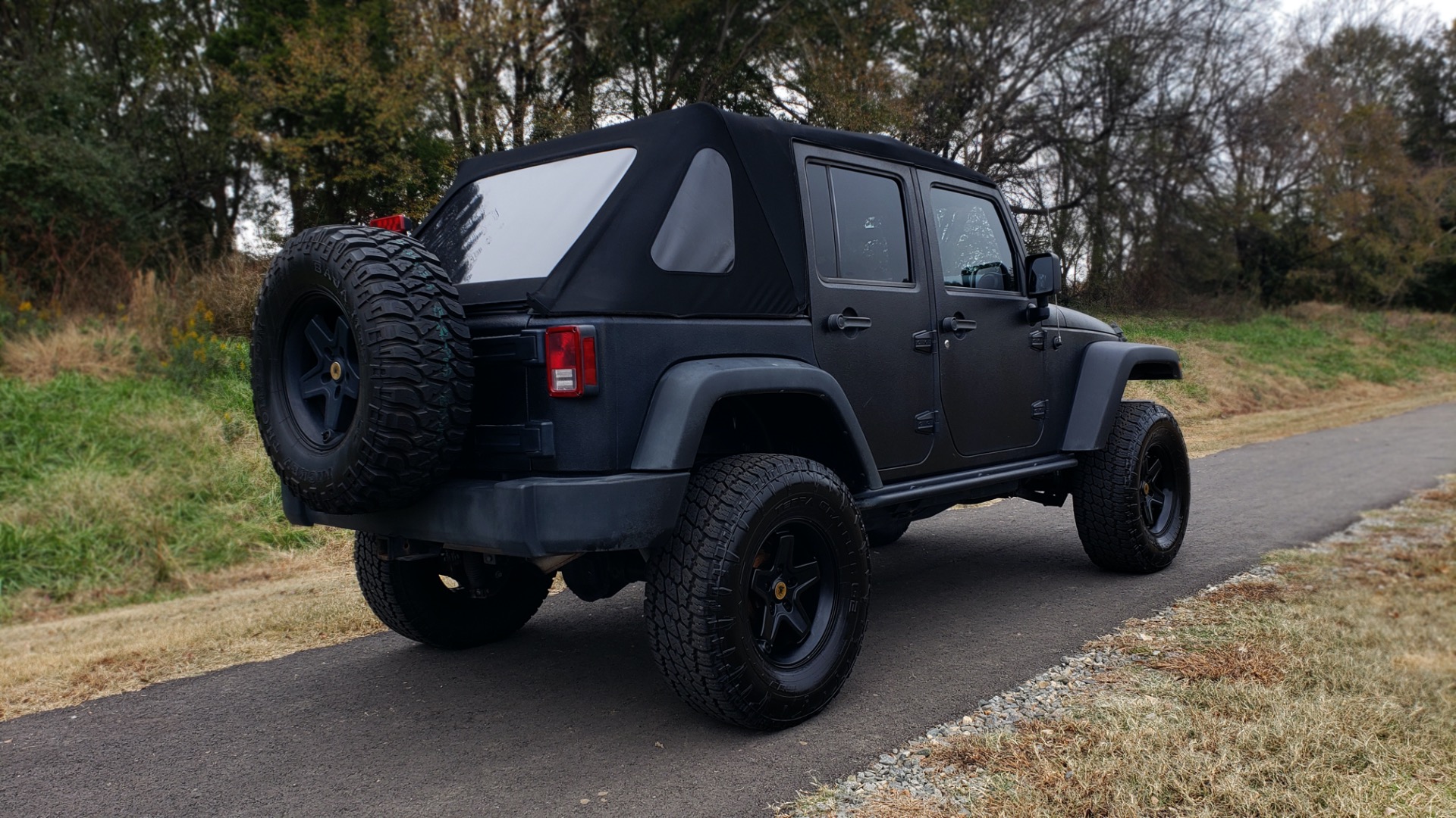 Used 2011 Jeep WRANGLER UNLIMITED / V6 / AUTO / SPORT 4X4 for sale Sold at Formula Imports in Charlotte NC 28227 6