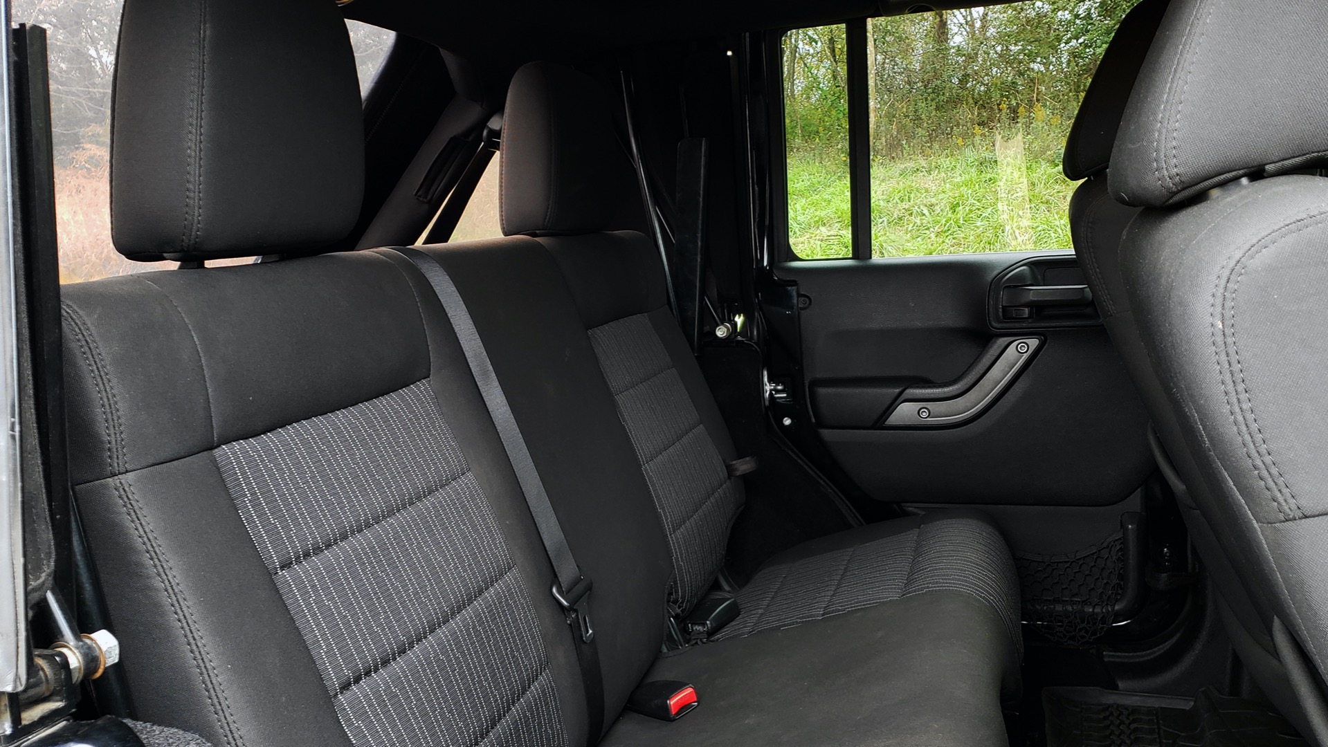 Used 2011 Jeep WRANGLER UNLIMITED / V6 / AUTO / SPORT 4X4 for sale Sold at Formula Imports in Charlotte NC 28227 67