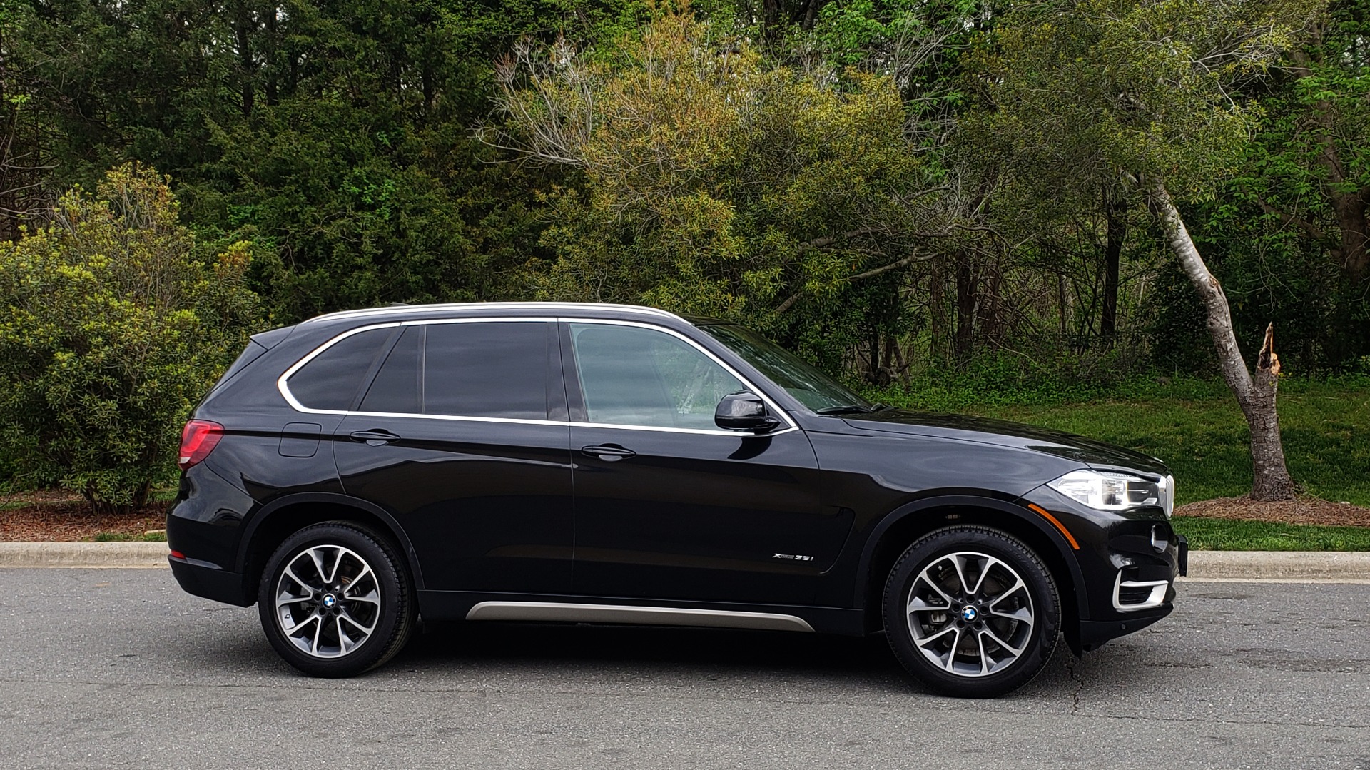 Used 2017 BMW X5 XDRIVE35I / NAV / SUNROOF / DRVR ASST / HEADS-UP / REARVIEW for sale Sold at Formula Imports in Charlotte NC 28227 5