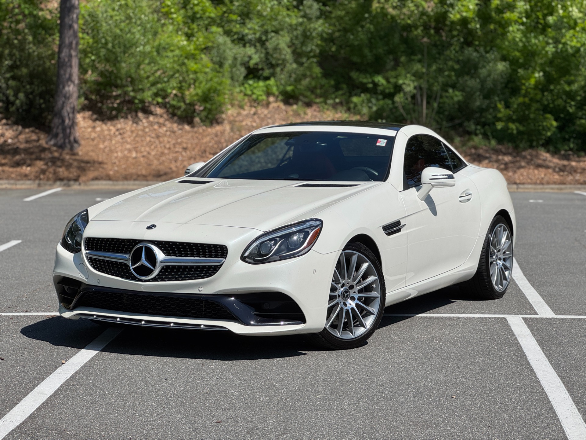 Used 2020 Mercedes-Benz SLC 300 Roadster PREMIUM PKG / AMG LINE / LIGHTING PKG / 18IN WHEELS for sale $32,999 at Formula Imports in Charlotte NC 28227 1