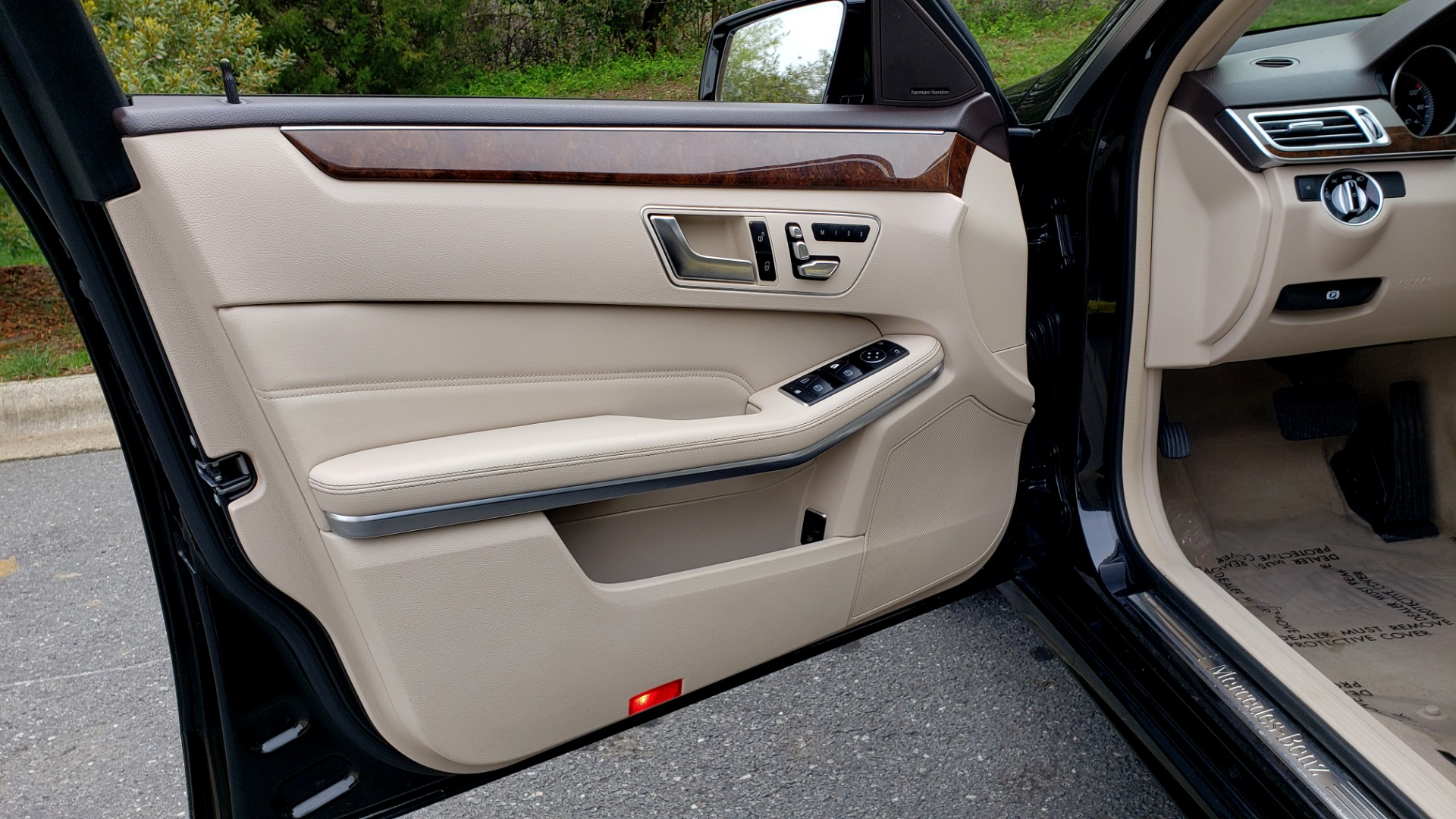 Used 2014 Mercedes-Benz E-Class E 350 4MATIC PREMIUM / NAV / SUNROOF / REARVIEW / 3-ROW for sale Sold at Formula Imports in Charlotte NC 28227 34