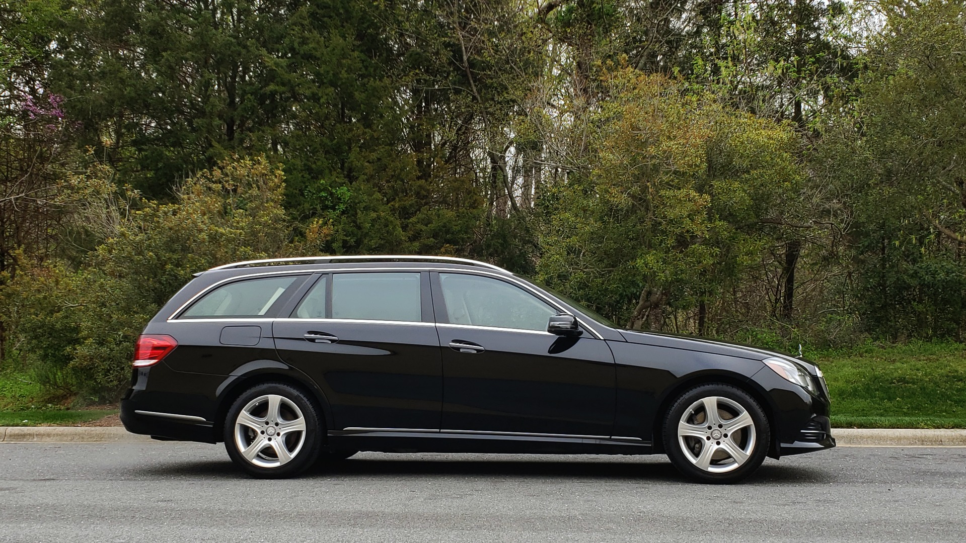 Used 2014 Mercedes-Benz E-Class E 350 4MATIC PREMIUM / NAV / SUNROOF / REARVIEW / 3-ROW for sale Sold at Formula Imports in Charlotte NC 28227 5