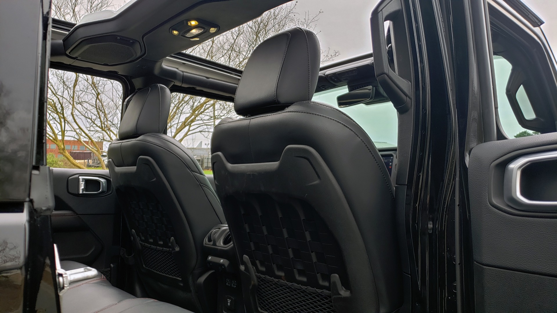 Used 2019 Jeep WRANGLER UNLIMITED RUBICON 4WD / V6 / 8-SPD AUTO / NAV / PWR TOP / REARVIEW for sale Sold at Formula Imports in Charlotte NC 28227 100