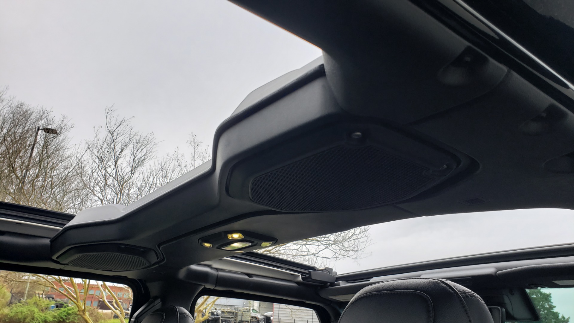 Used 2019 Jeep WRANGLER UNLIMITED RUBICON 4WD / V6 / 8-SPD AUTO / NAV / PWR TOP / REARVIEW for sale Sold at Formula Imports in Charlotte NC 28227 101