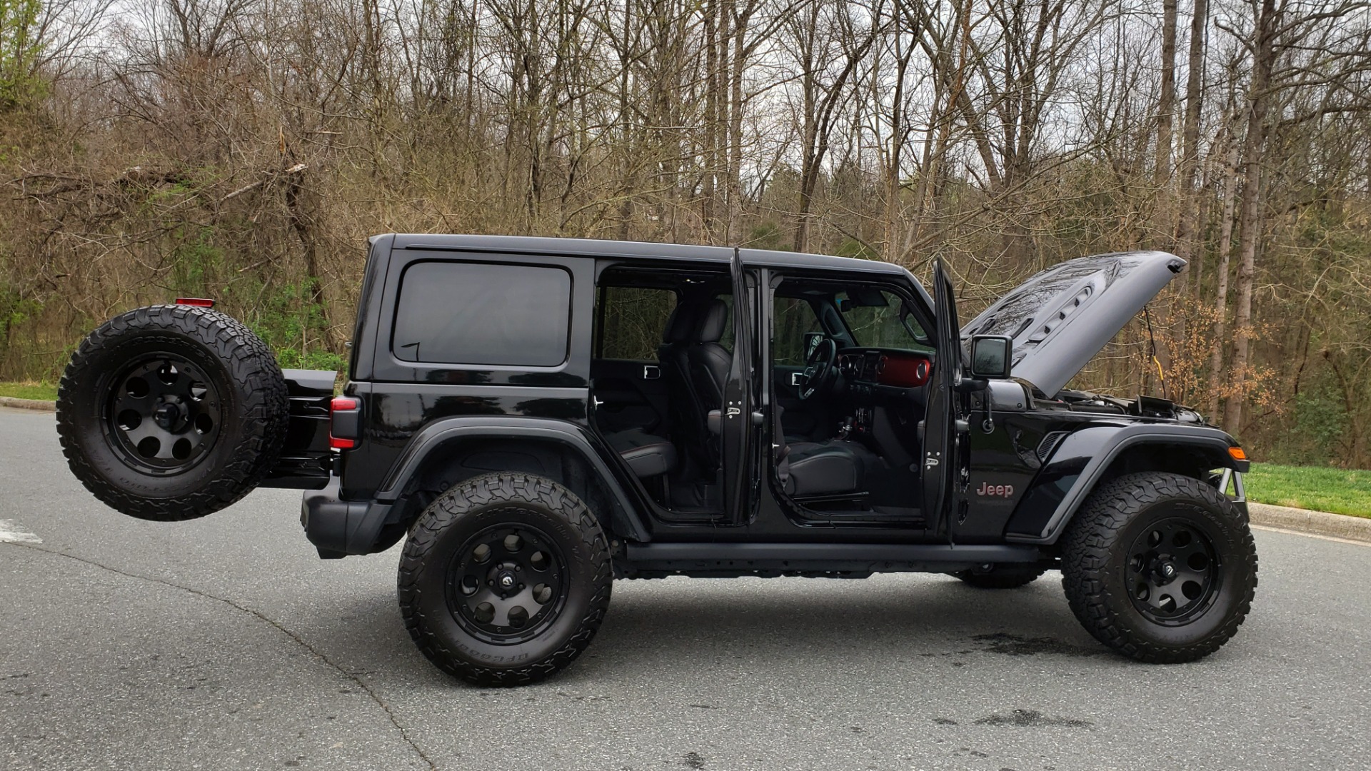 Used 2019 Jeep WRANGLER UNLIMITED RUBICON 4WD / V6 / 8-SPD AUTO / NAV / PWR TOP / REARVIEW for sale Sold at Formula Imports in Charlotte NC 28227 19